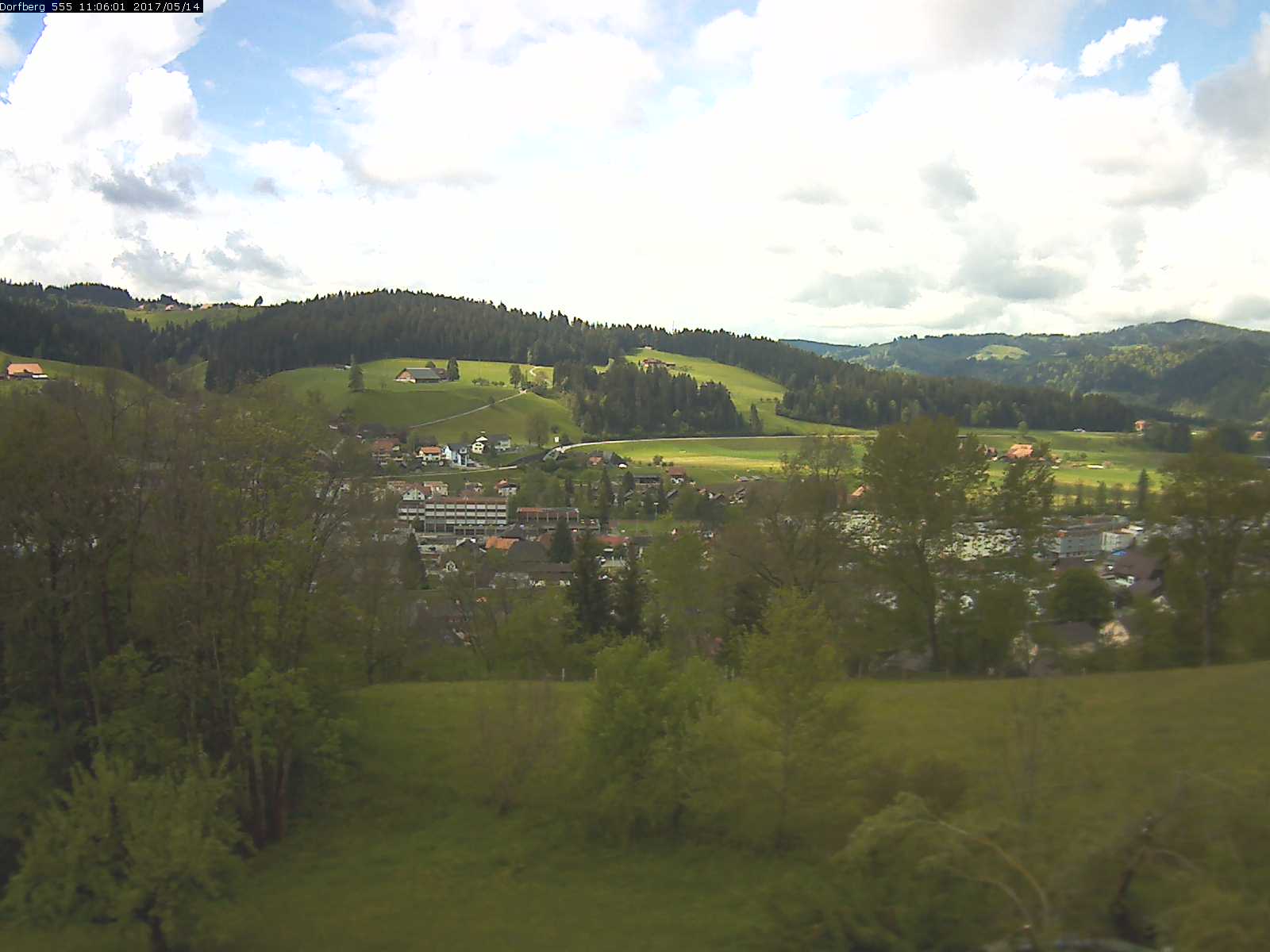 Webcam-Bild: Aussicht vom Dorfberg in Langnau 20170514-110601