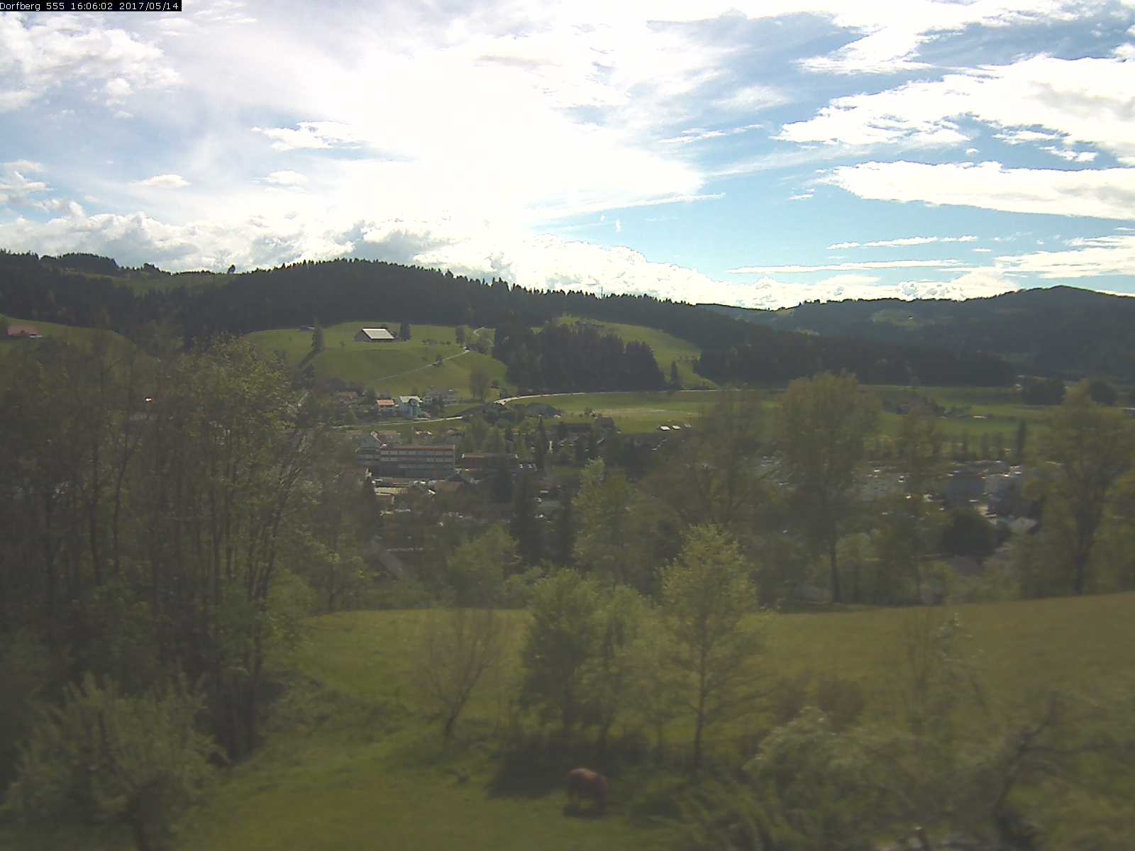 Webcam-Bild: Aussicht vom Dorfberg in Langnau 20170514-160601