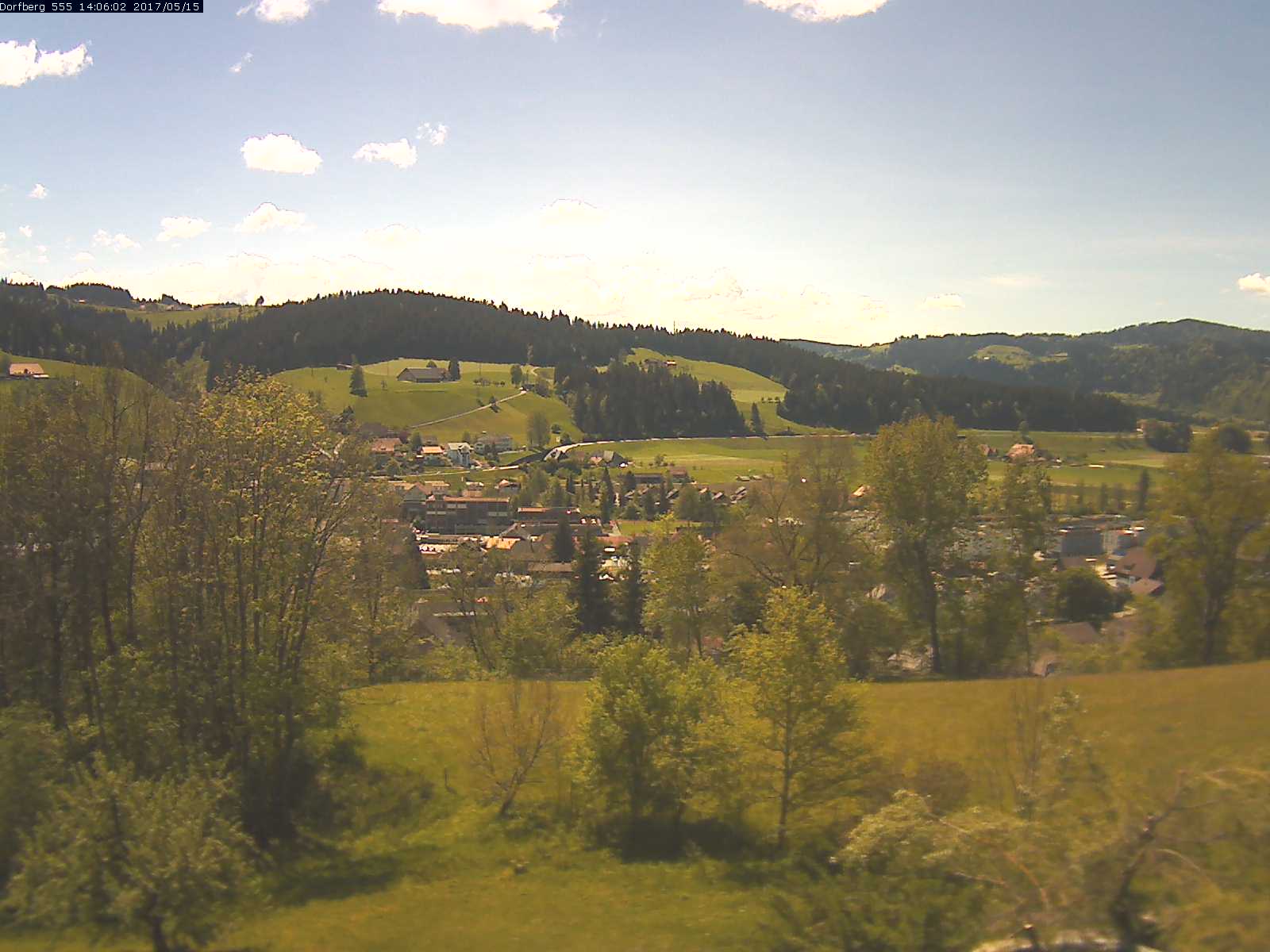 Webcam-Bild: Aussicht vom Dorfberg in Langnau 20170515-140601