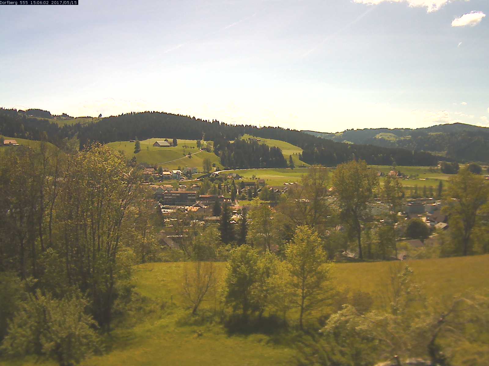 Webcam-Bild: Aussicht vom Dorfberg in Langnau 20170515-150601