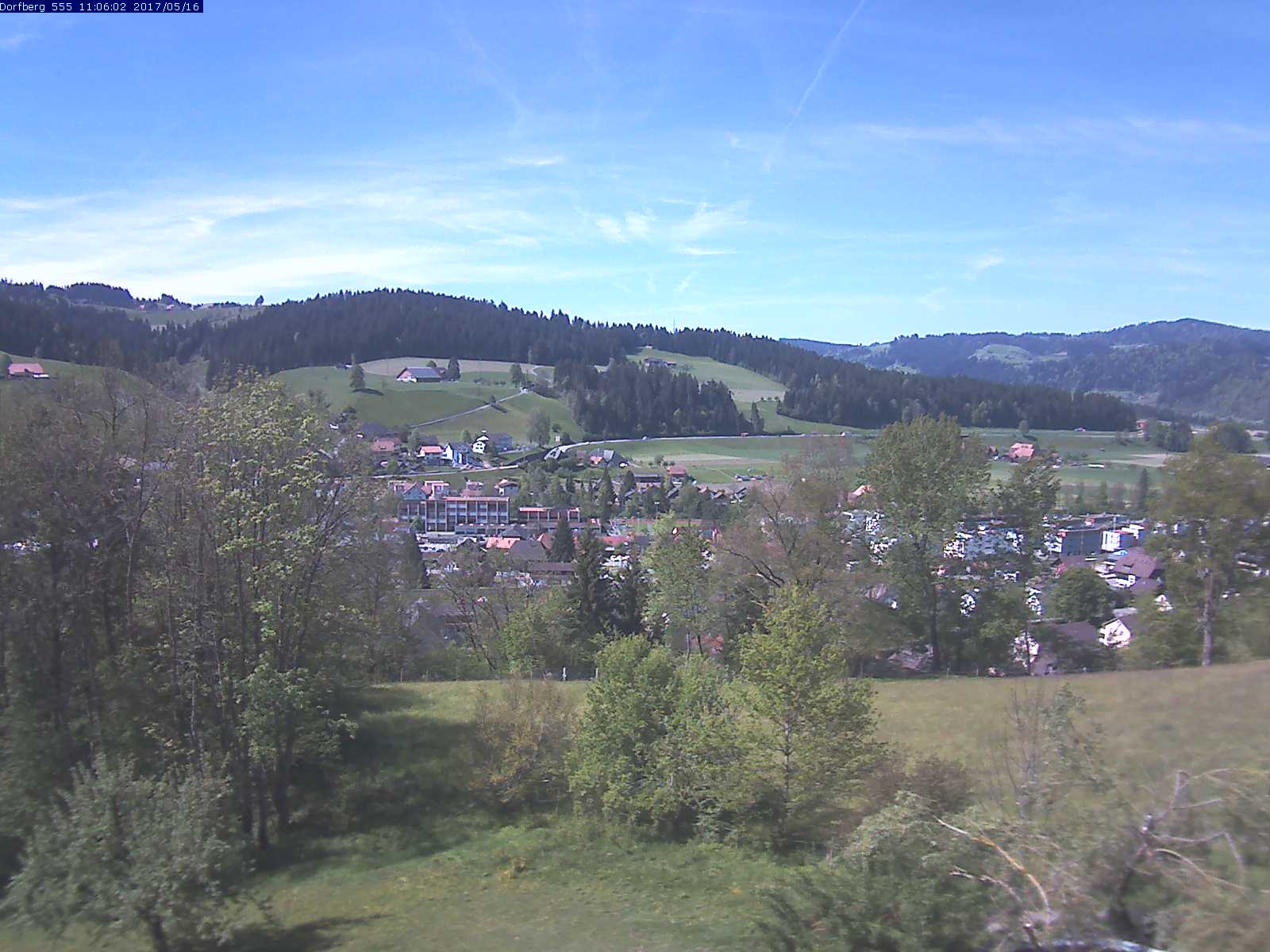 Webcam-Bild: Aussicht vom Dorfberg in Langnau 20170516-110601