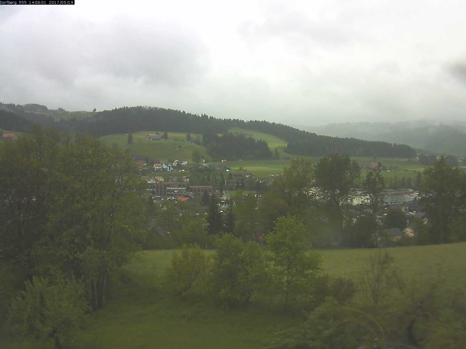 Webcam-Bild: Aussicht vom Dorfberg in Langnau 20170519-140601