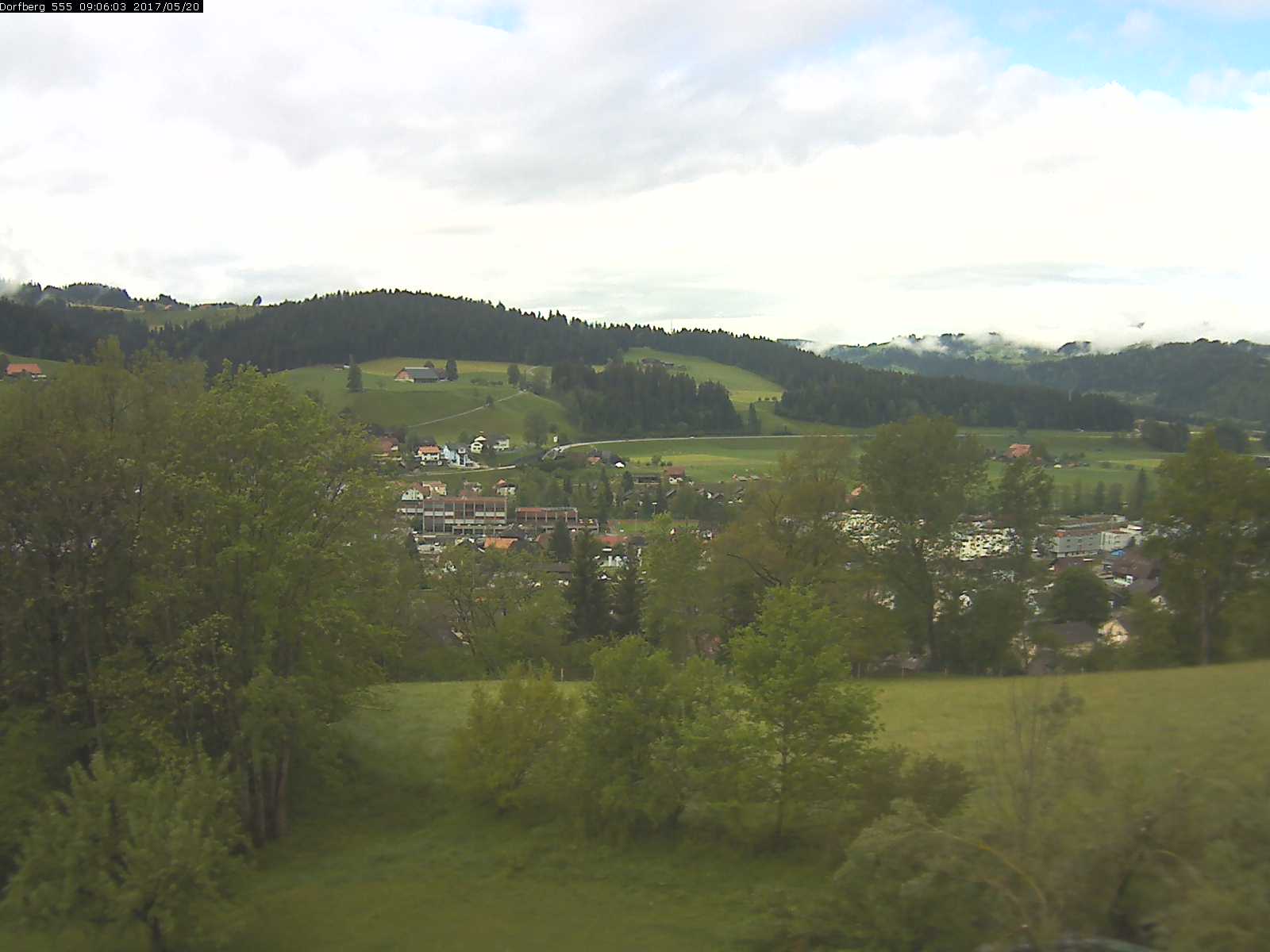 Webcam-Bild: Aussicht vom Dorfberg in Langnau 20170520-090601