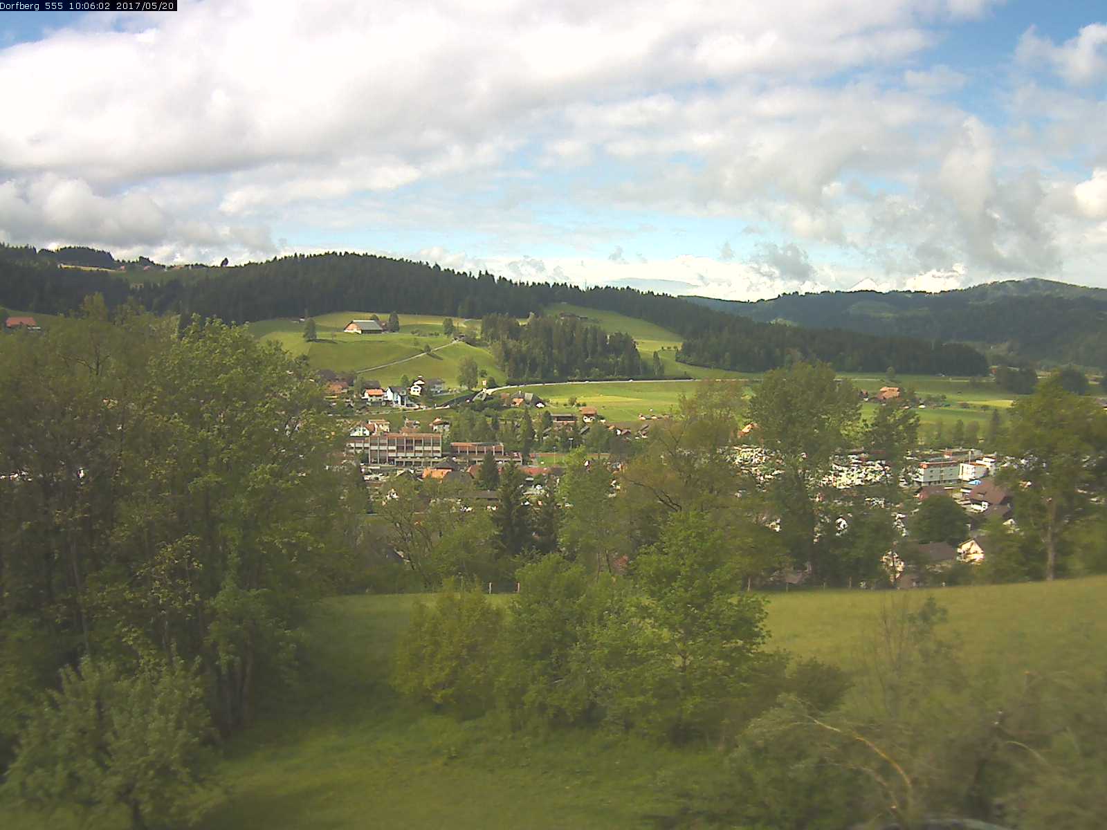 Webcam-Bild: Aussicht vom Dorfberg in Langnau 20170520-100601