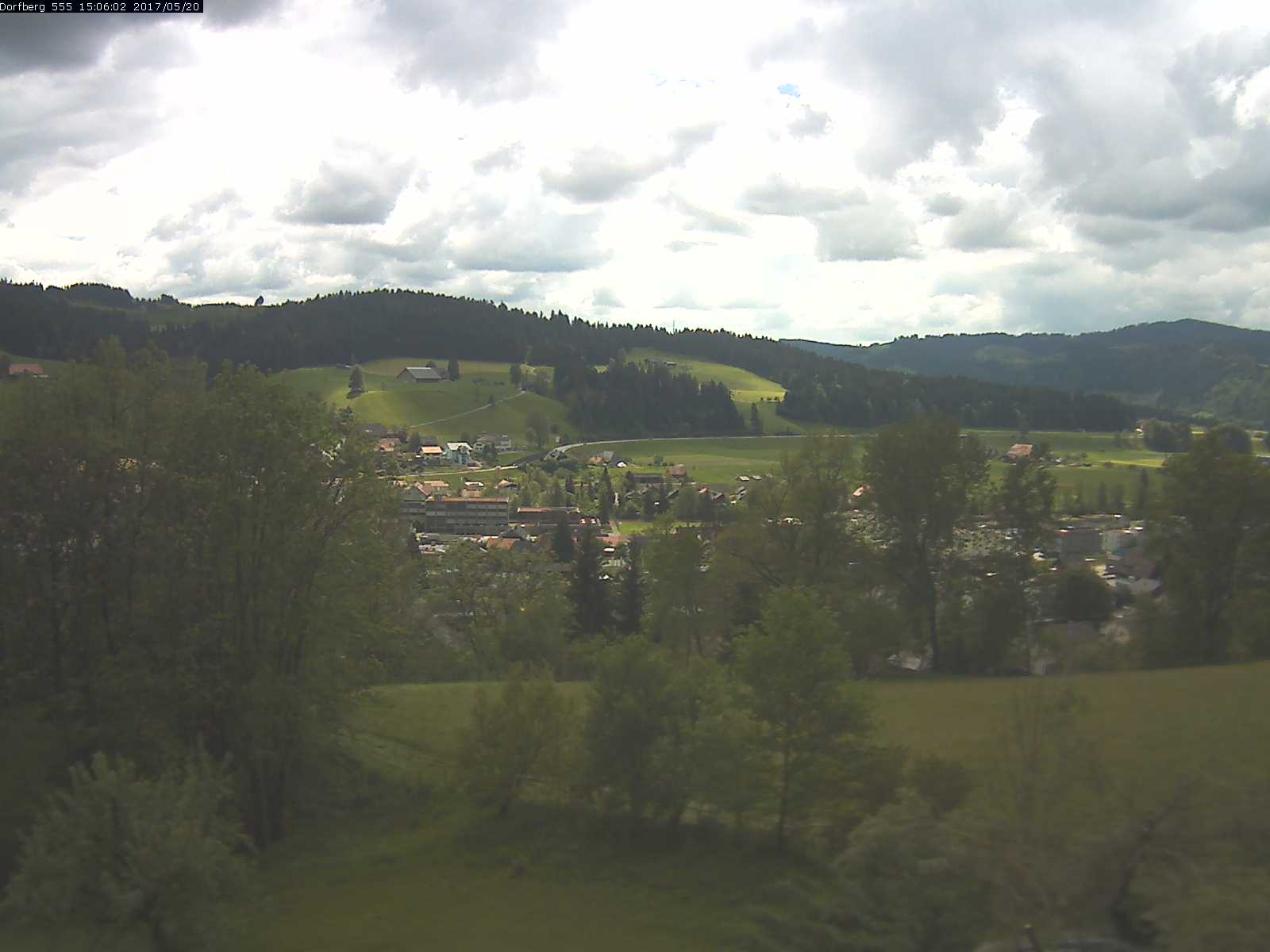 Webcam-Bild: Aussicht vom Dorfberg in Langnau 20170520-150601