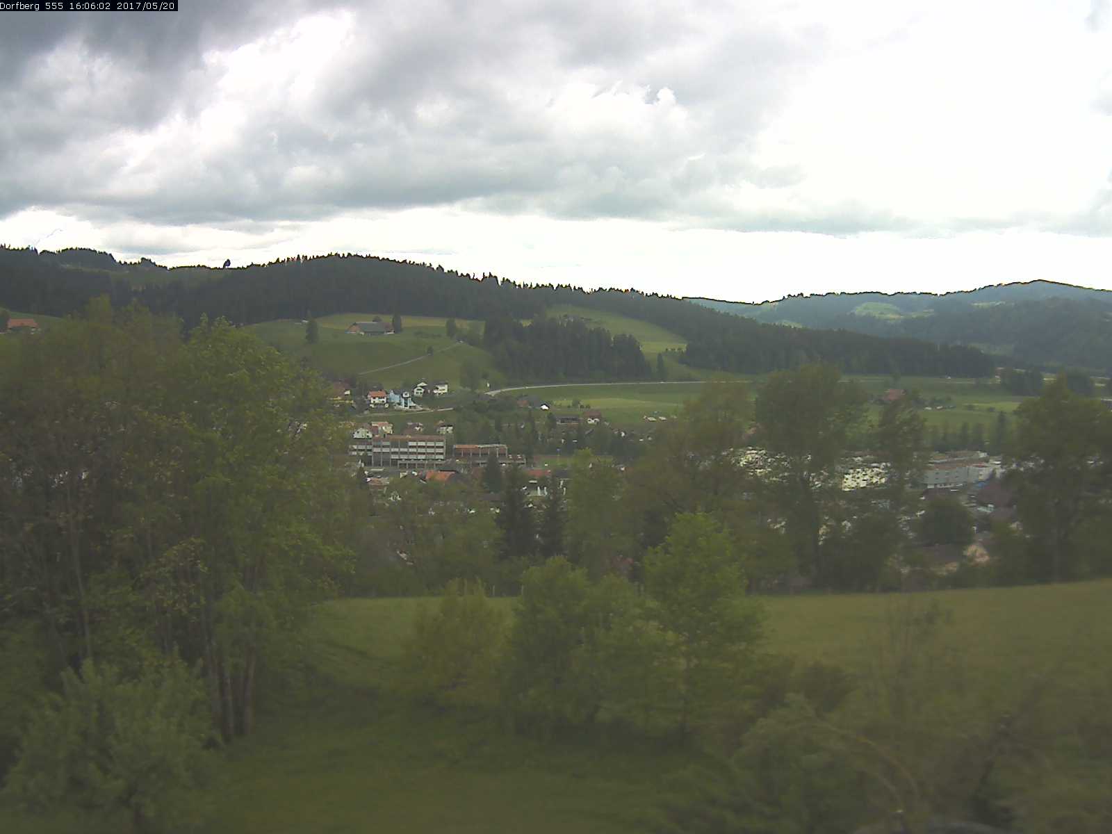 Webcam-Bild: Aussicht vom Dorfberg in Langnau 20170520-160602