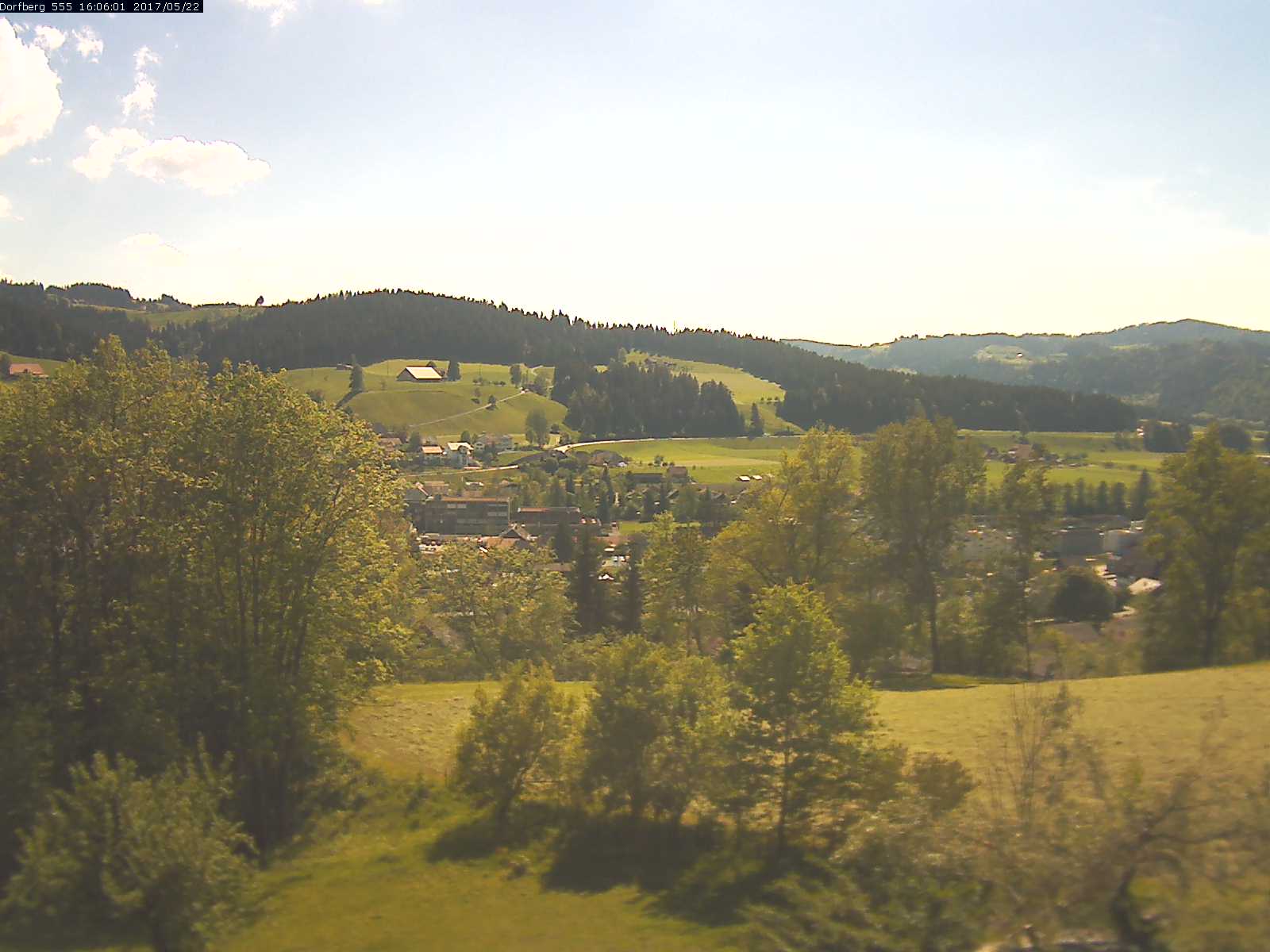 Webcam-Bild: Aussicht vom Dorfberg in Langnau 20170522-160601