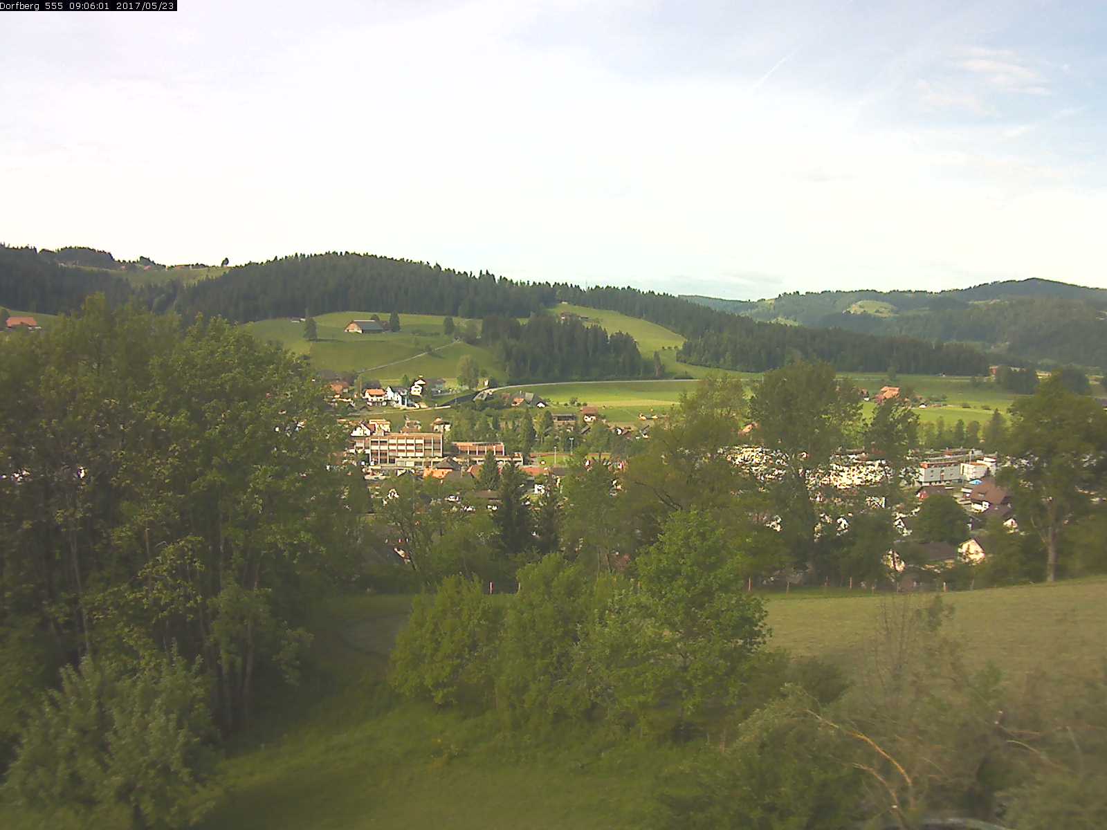 Webcam-Bild: Aussicht vom Dorfberg in Langnau 20170523-090601