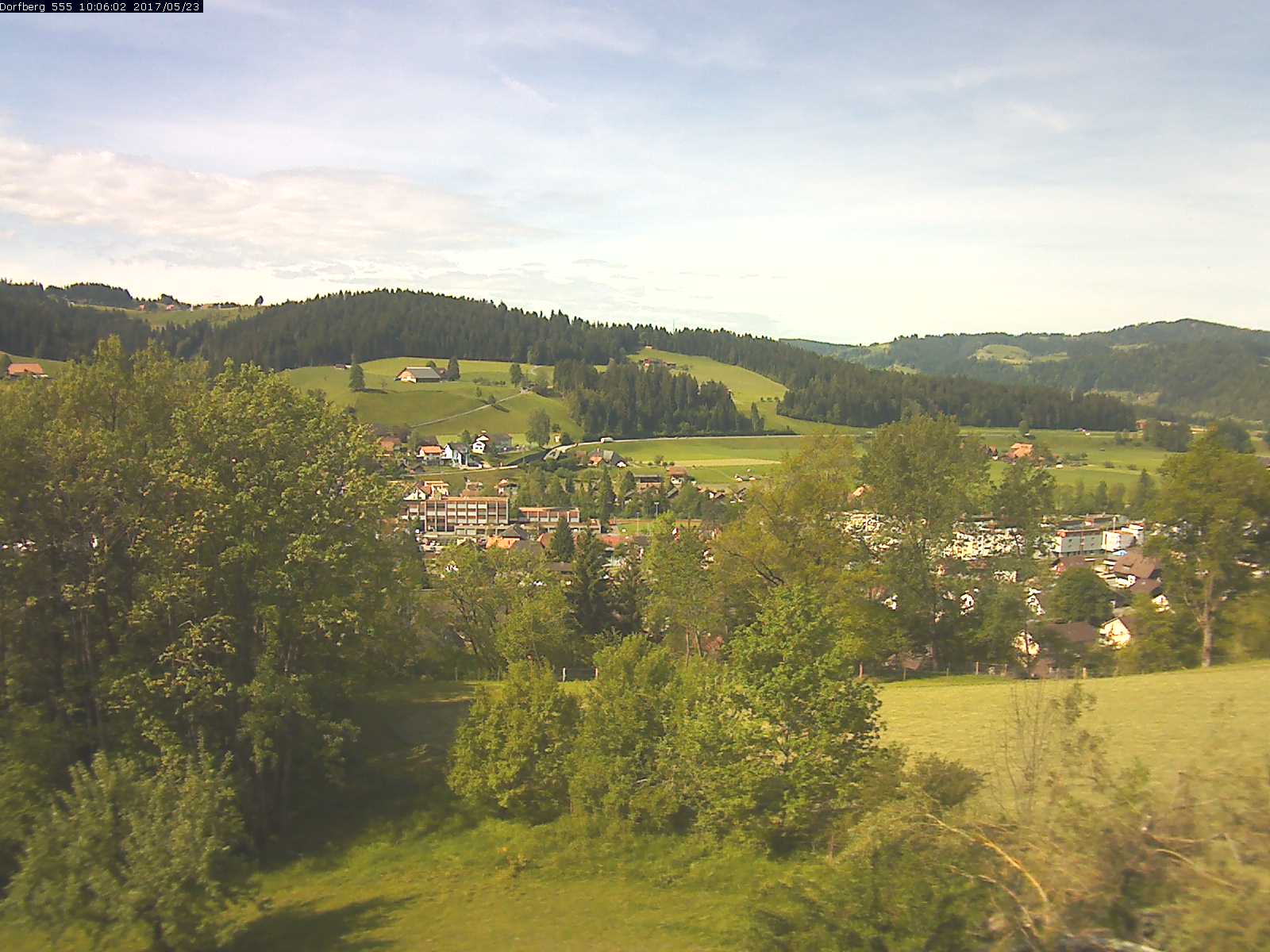 Webcam-Bild: Aussicht vom Dorfberg in Langnau 20170523-100601