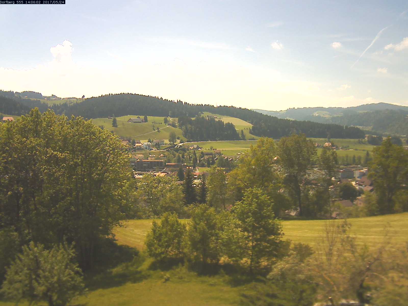 Webcam-Bild: Aussicht vom Dorfberg in Langnau 20170524-140601