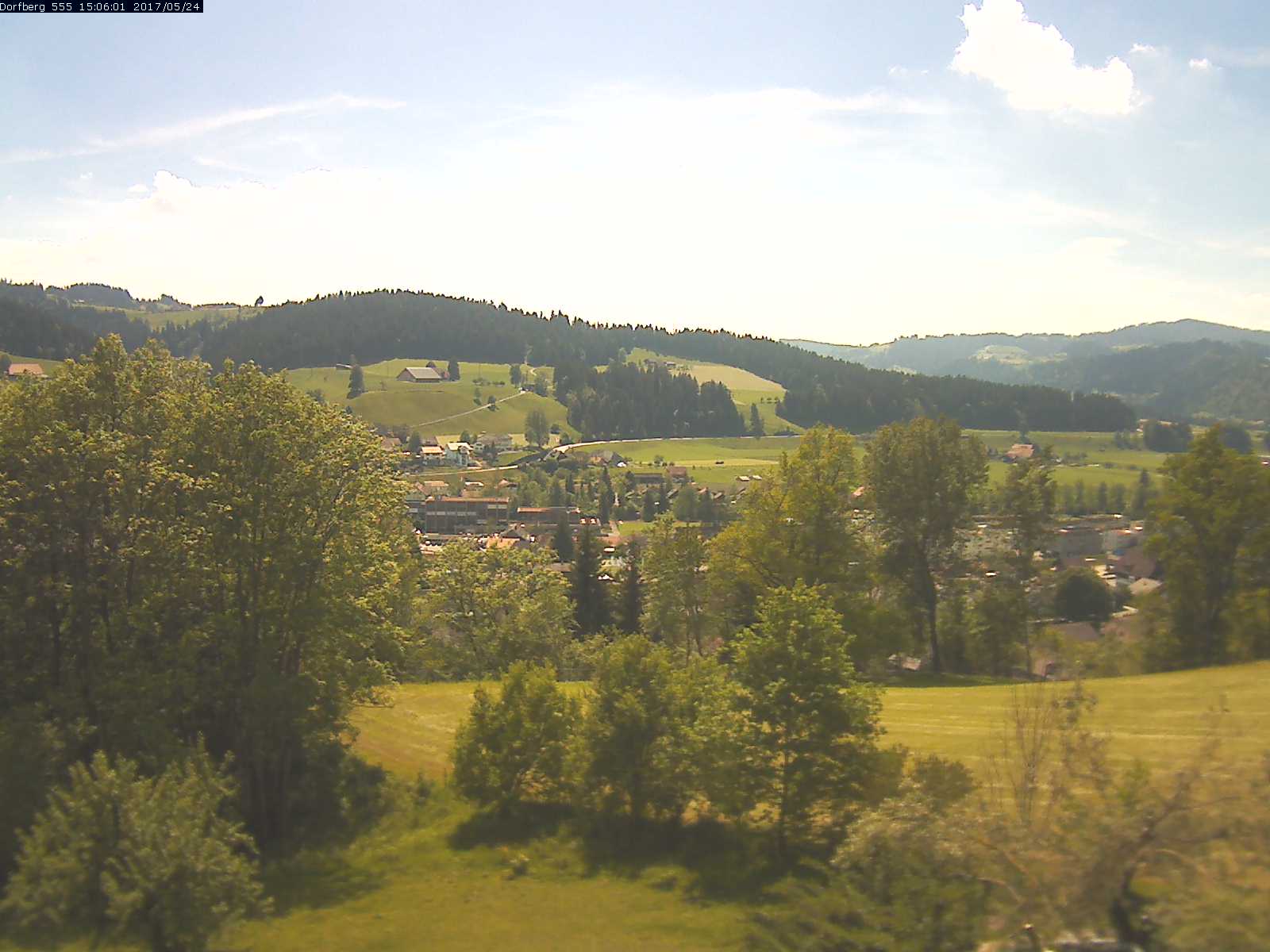 Webcam-Bild: Aussicht vom Dorfberg in Langnau 20170524-150601
