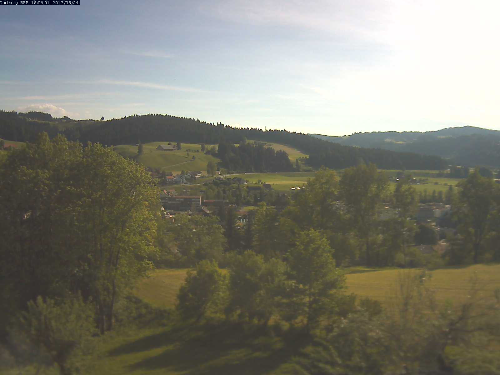 Webcam-Bild: Aussicht vom Dorfberg in Langnau 20170524-180601