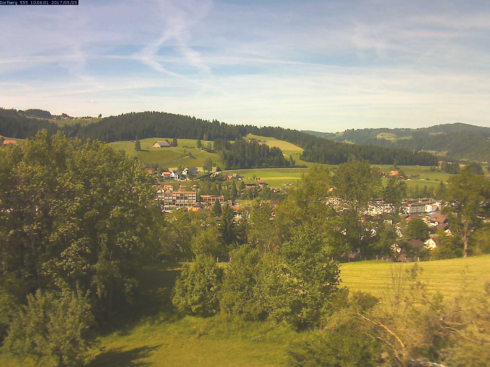 Webcam-Bild: Aussicht vom Dorfberg in Langnau 20170525-100601