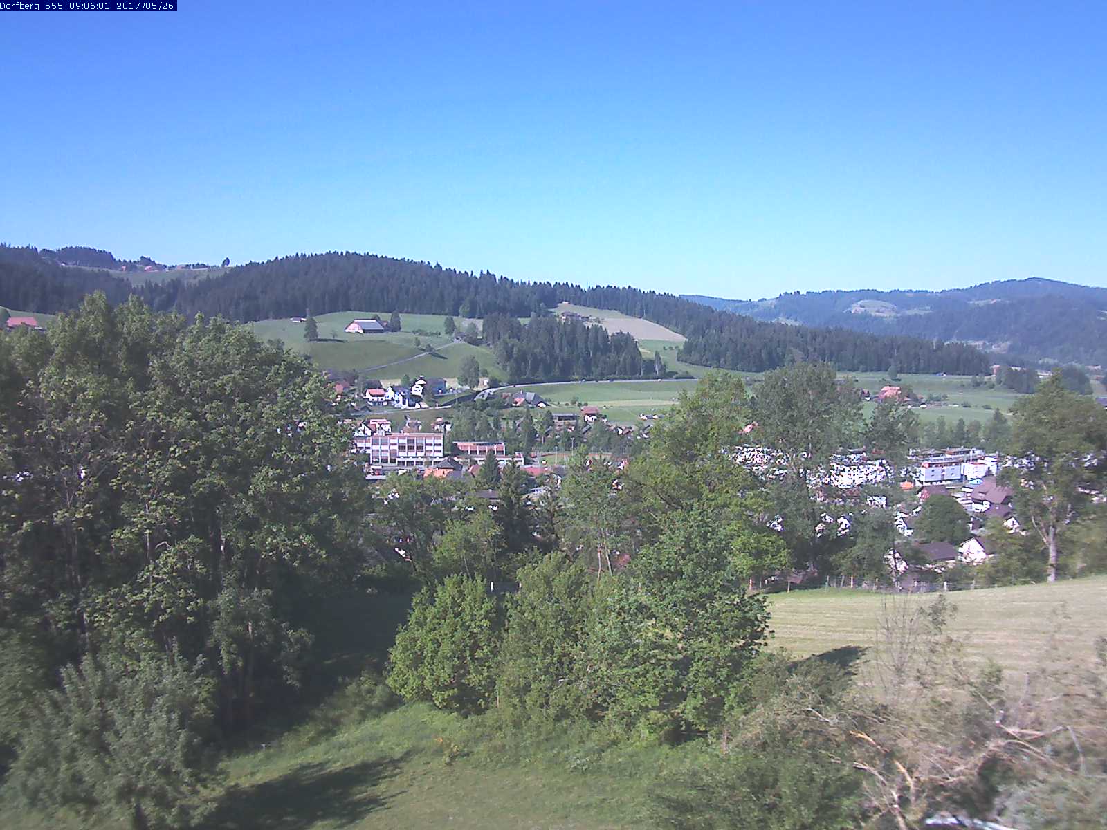 Webcam-Bild: Aussicht vom Dorfberg in Langnau 20170526-090601