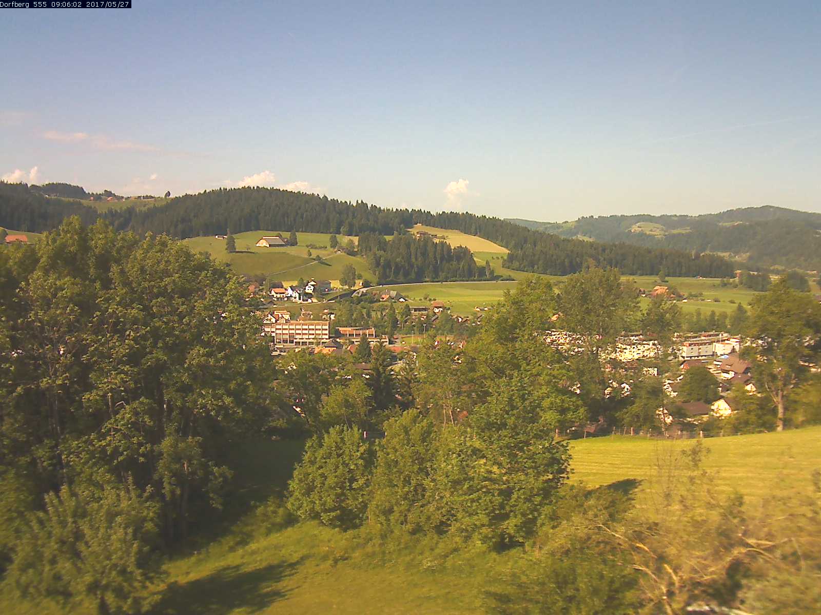 Webcam-Bild: Aussicht vom Dorfberg in Langnau 20170527-090601