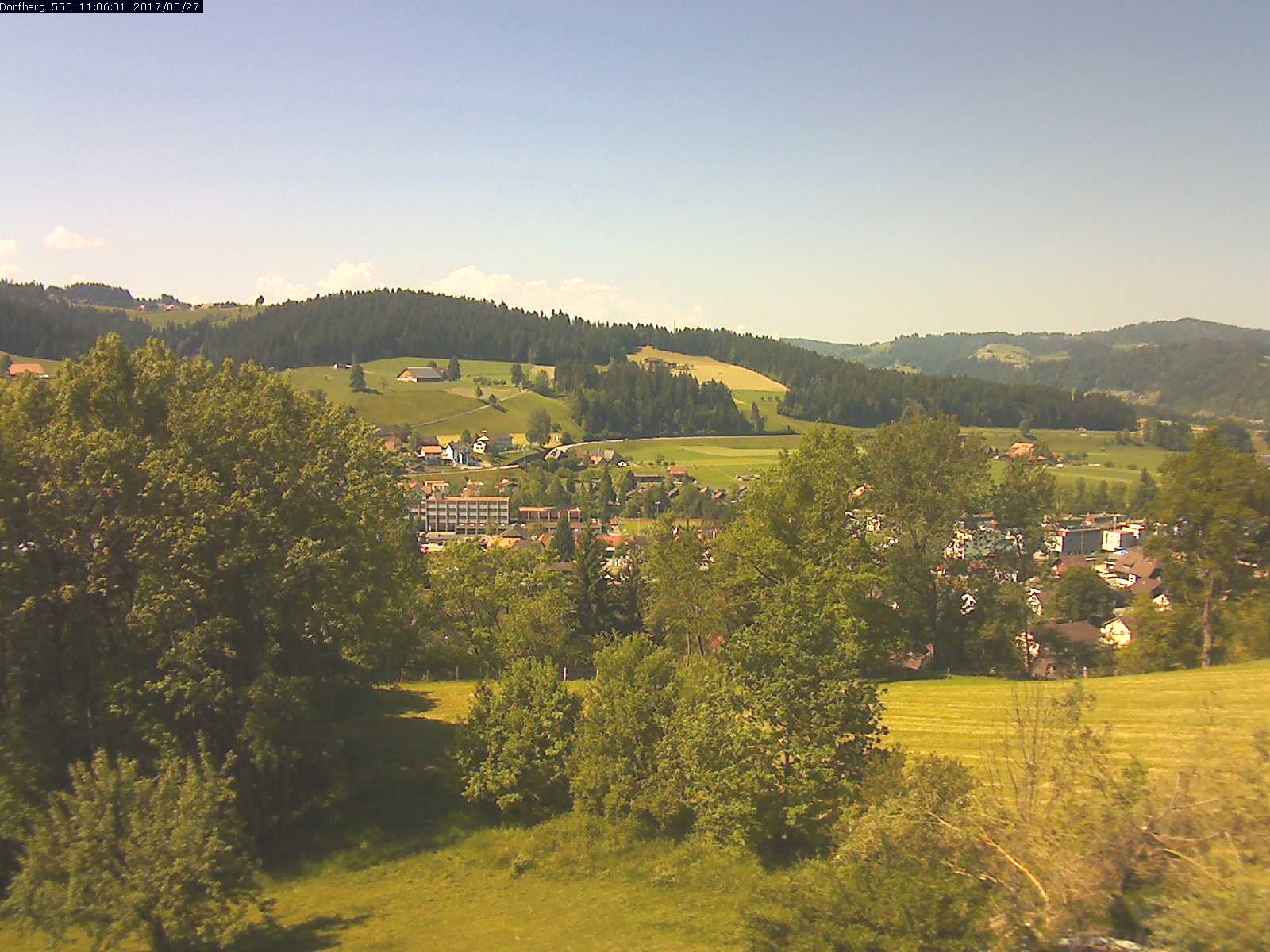 Webcam-Bild: Aussicht vom Dorfberg in Langnau 20170527-110601