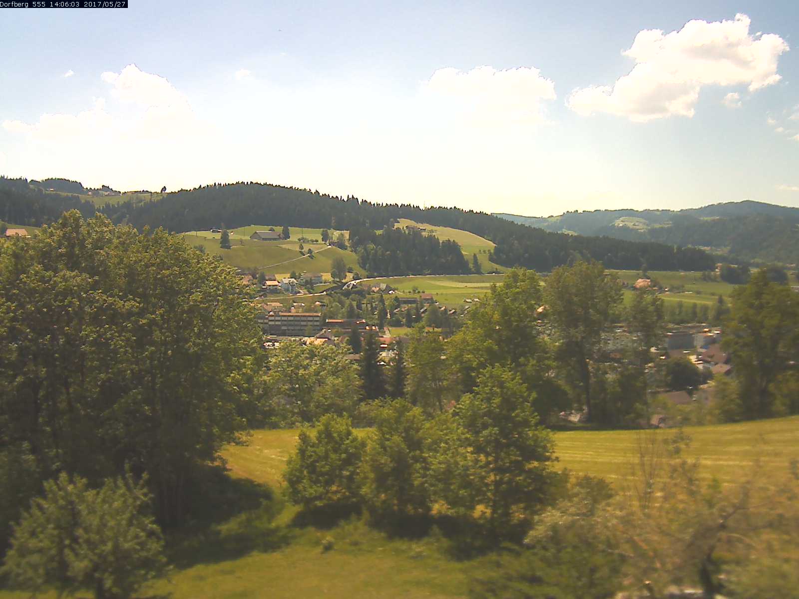 Webcam-Bild: Aussicht vom Dorfberg in Langnau 20170527-140601
