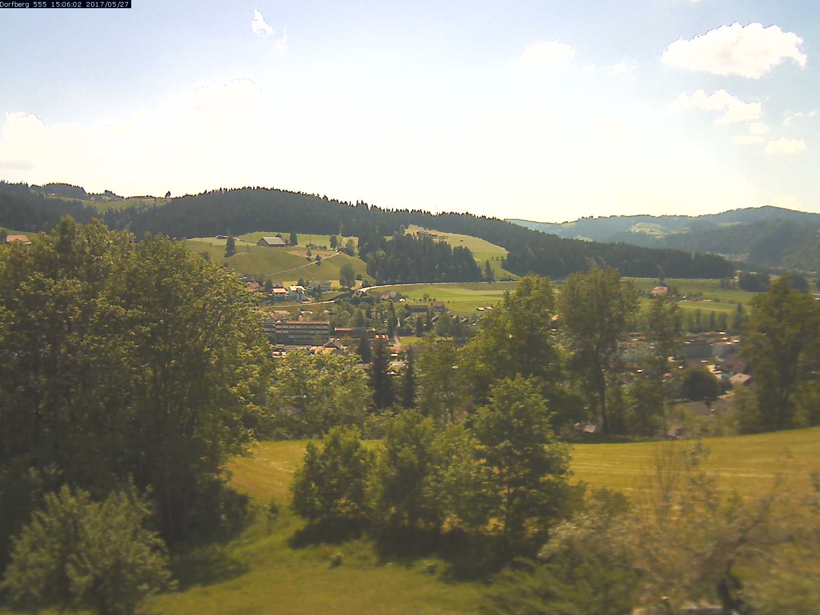 Webcam-Bild: Aussicht vom Dorfberg in Langnau 20170527-150601