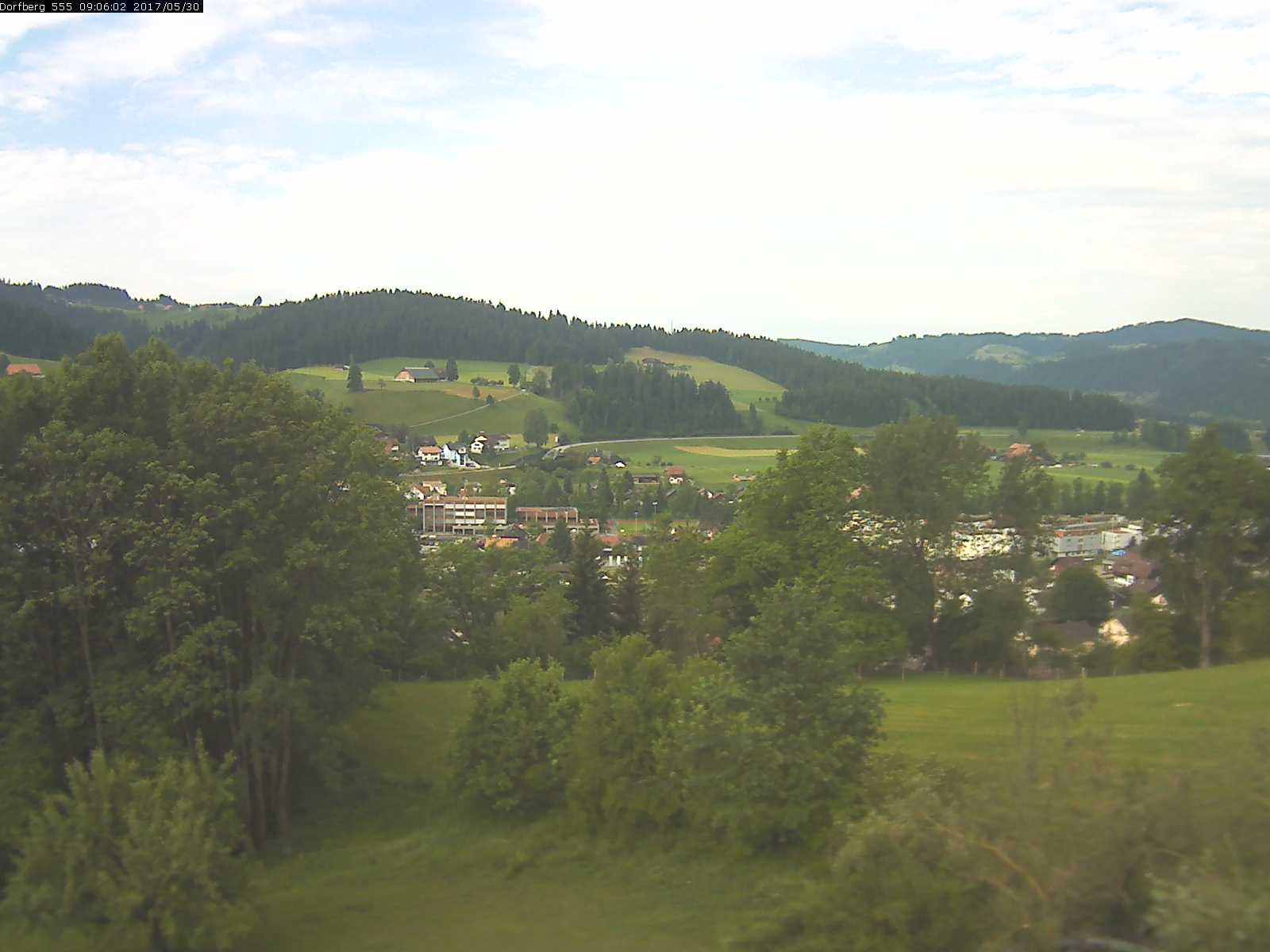 Webcam-Bild: Aussicht vom Dorfberg in Langnau 20170530-090601