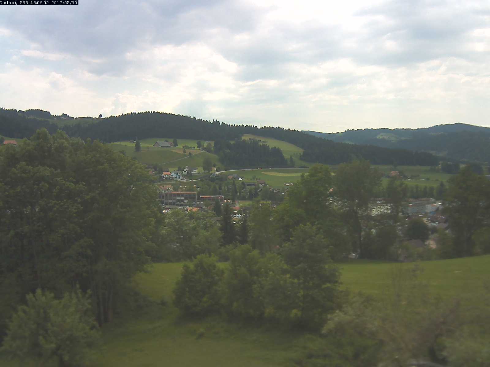 Webcam-Bild: Aussicht vom Dorfberg in Langnau 20170530-150601