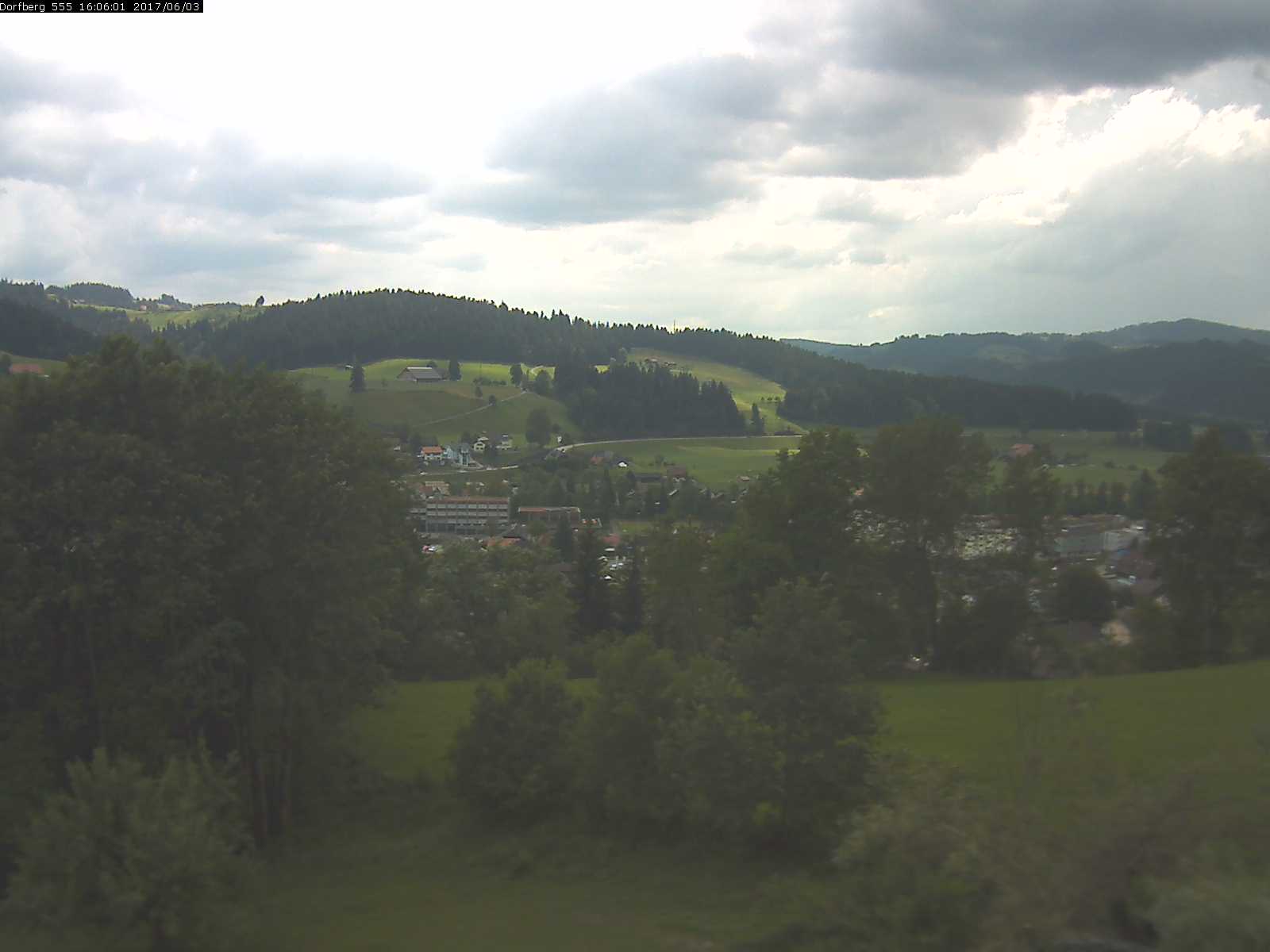 Webcam-Bild: Aussicht vom Dorfberg in Langnau 20170603-160601