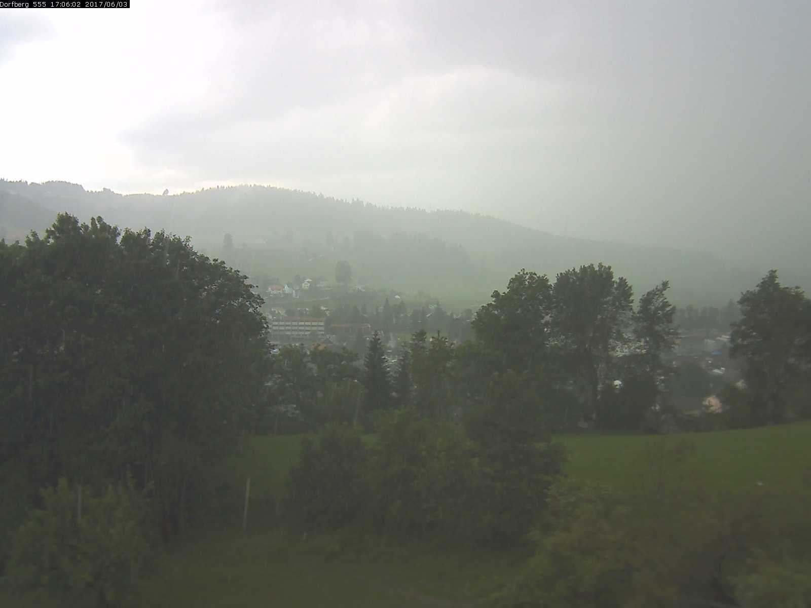 Webcam-Bild: Aussicht vom Dorfberg in Langnau 20170603-170601