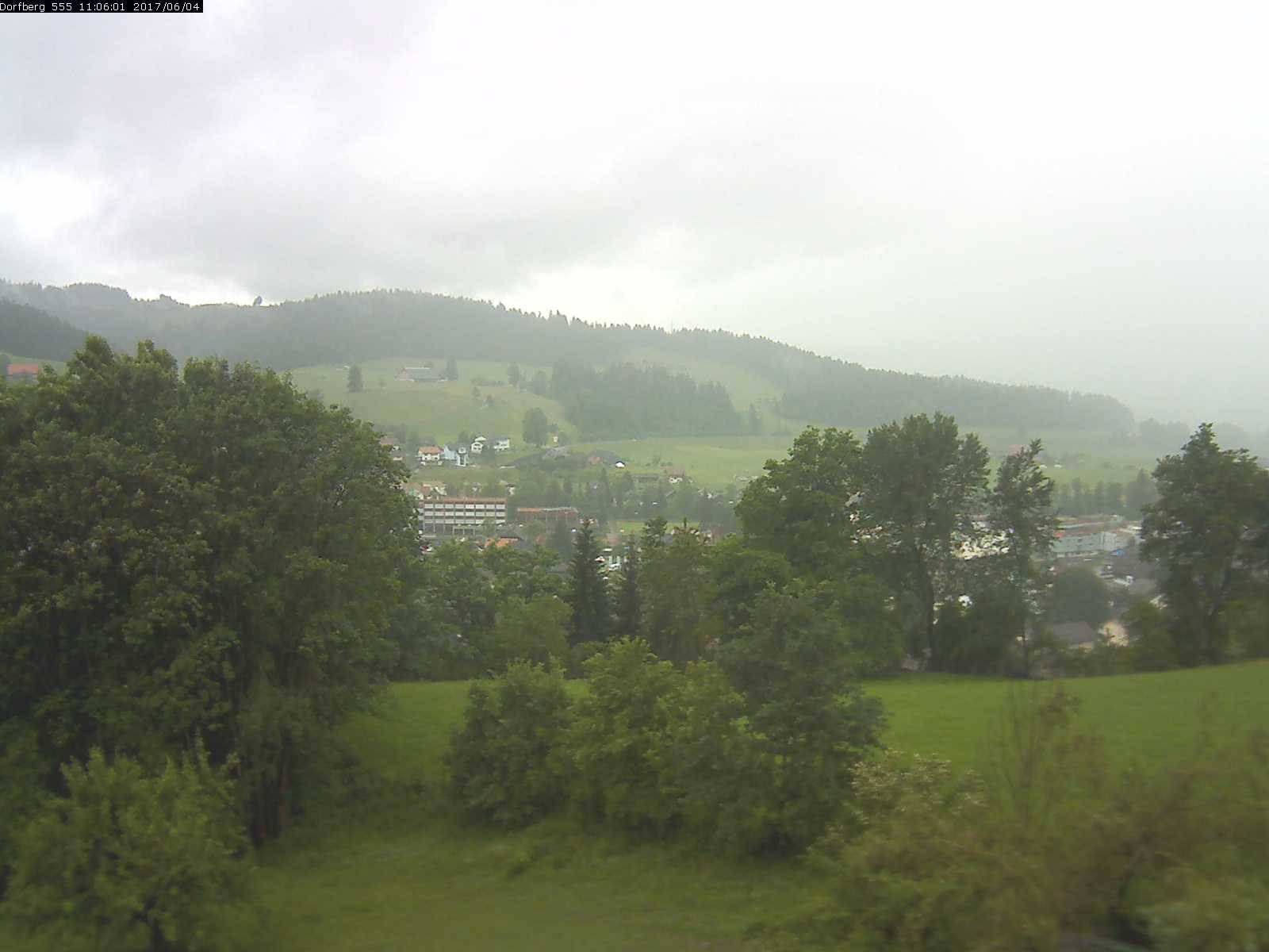 Webcam-Bild: Aussicht vom Dorfberg in Langnau 20170604-110601