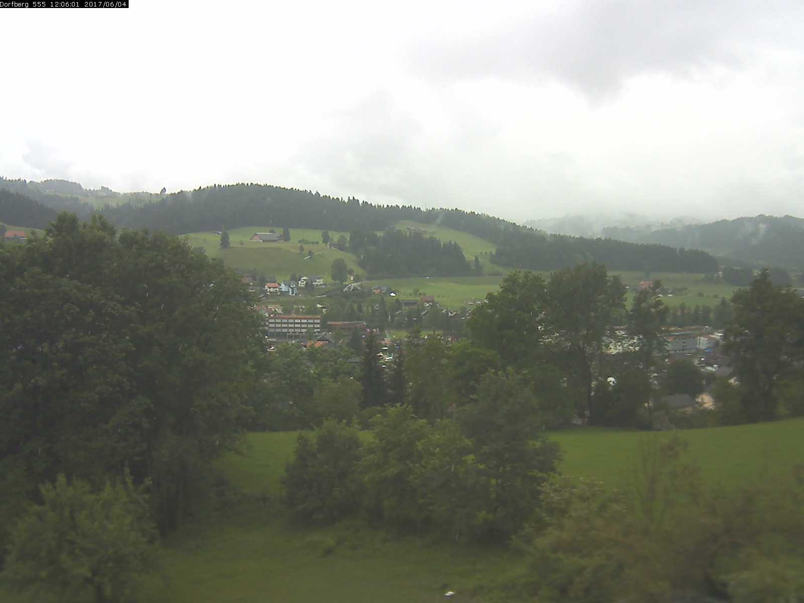 Webcam-Bild: Aussicht vom Dorfberg in Langnau 20170604-120601