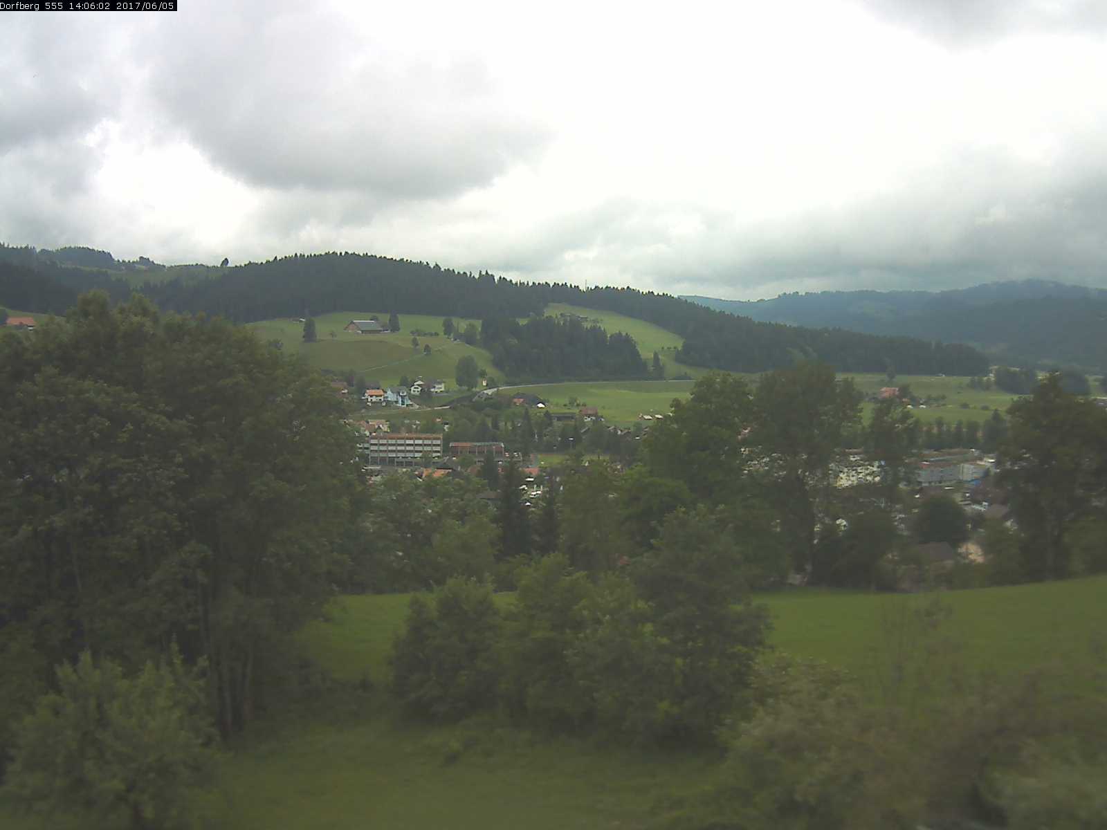 Webcam-Bild: Aussicht vom Dorfberg in Langnau 20170605-140601