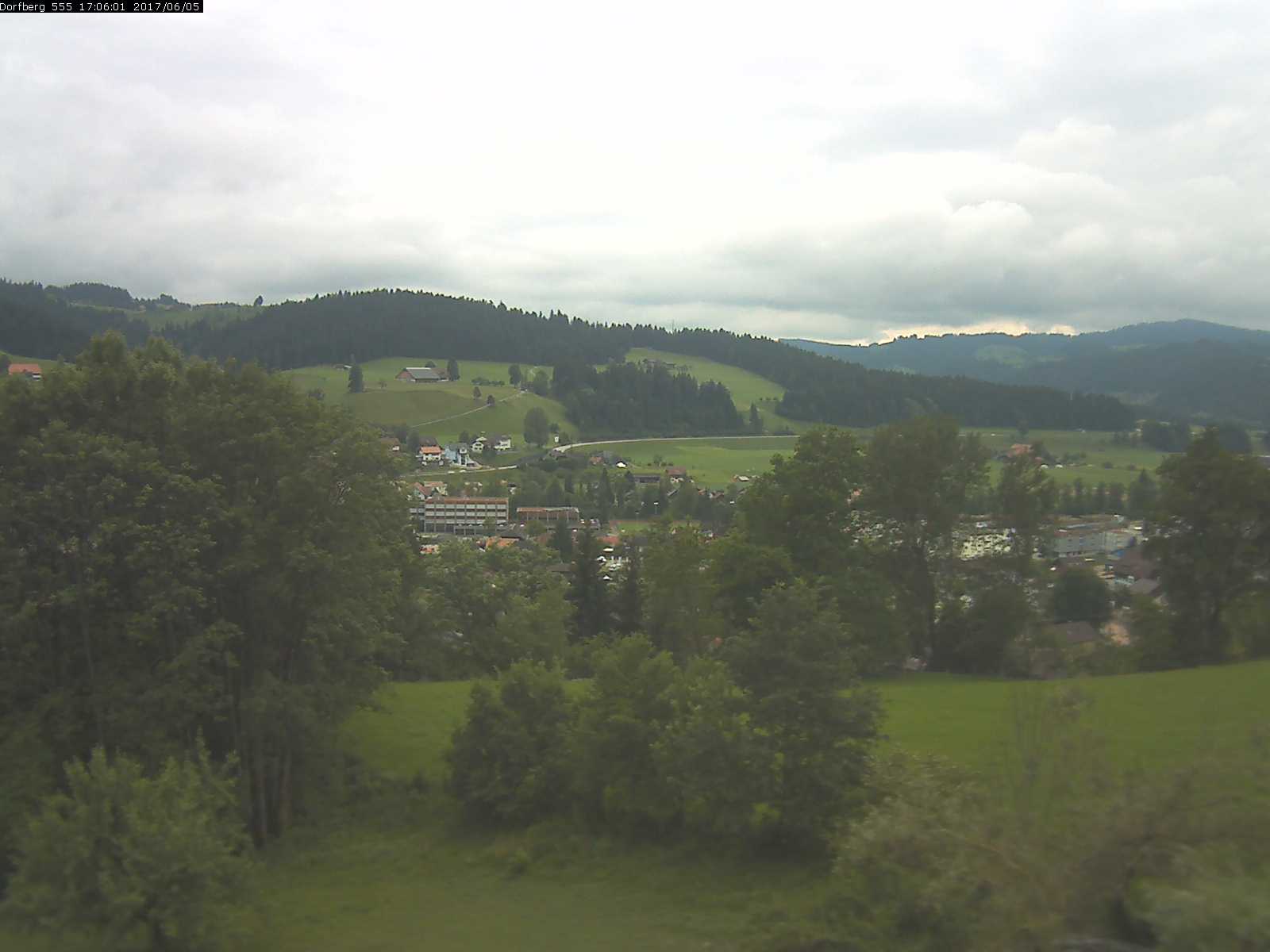 Webcam-Bild: Aussicht vom Dorfberg in Langnau 20170605-170601