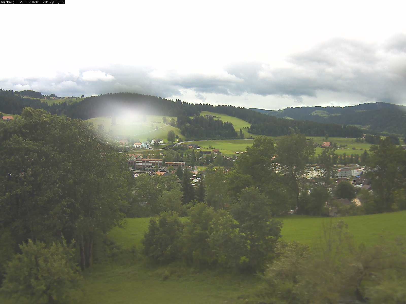 Webcam-Bild: Aussicht vom Dorfberg in Langnau 20170606-150601