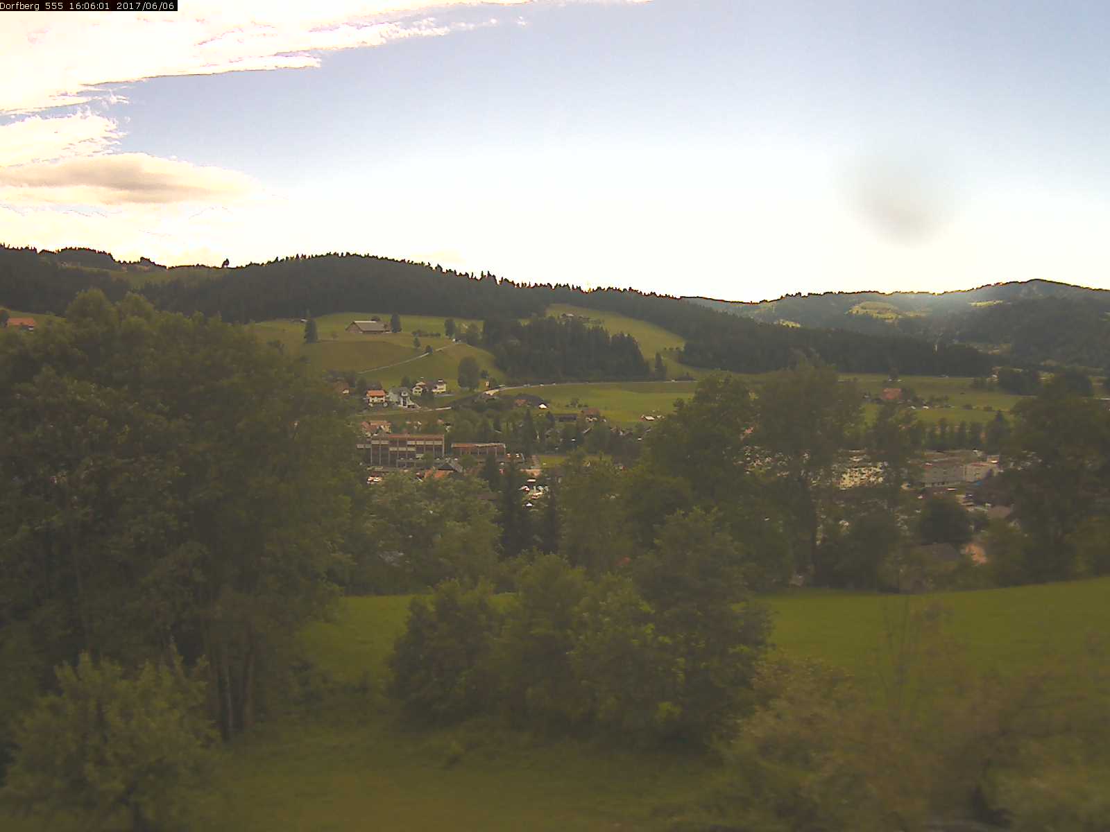 Webcam-Bild: Aussicht vom Dorfberg in Langnau 20170606-160601
