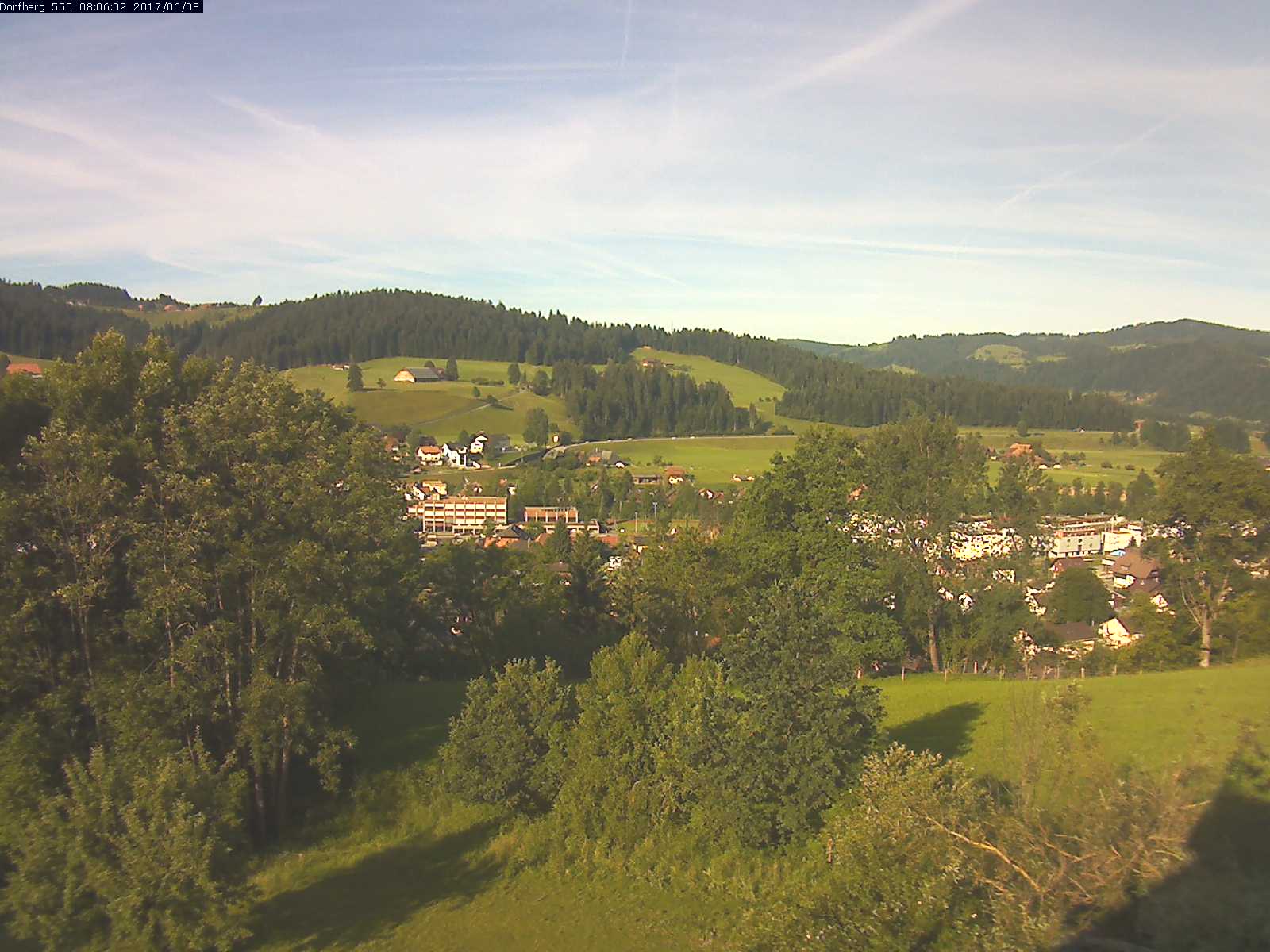 Webcam-Bild: Aussicht vom Dorfberg in Langnau 20170608-080601
