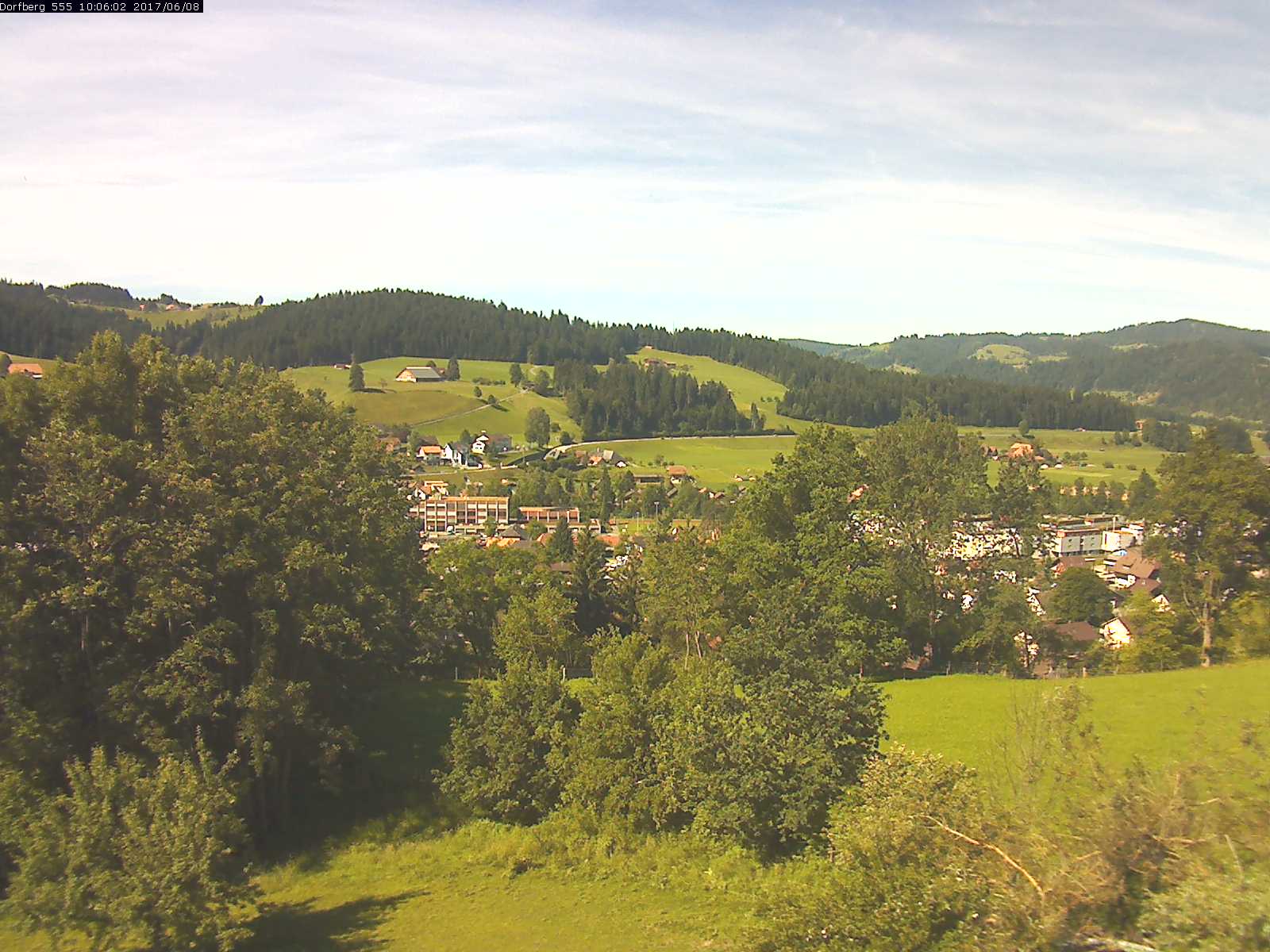 Webcam-Bild: Aussicht vom Dorfberg in Langnau 20170608-100601