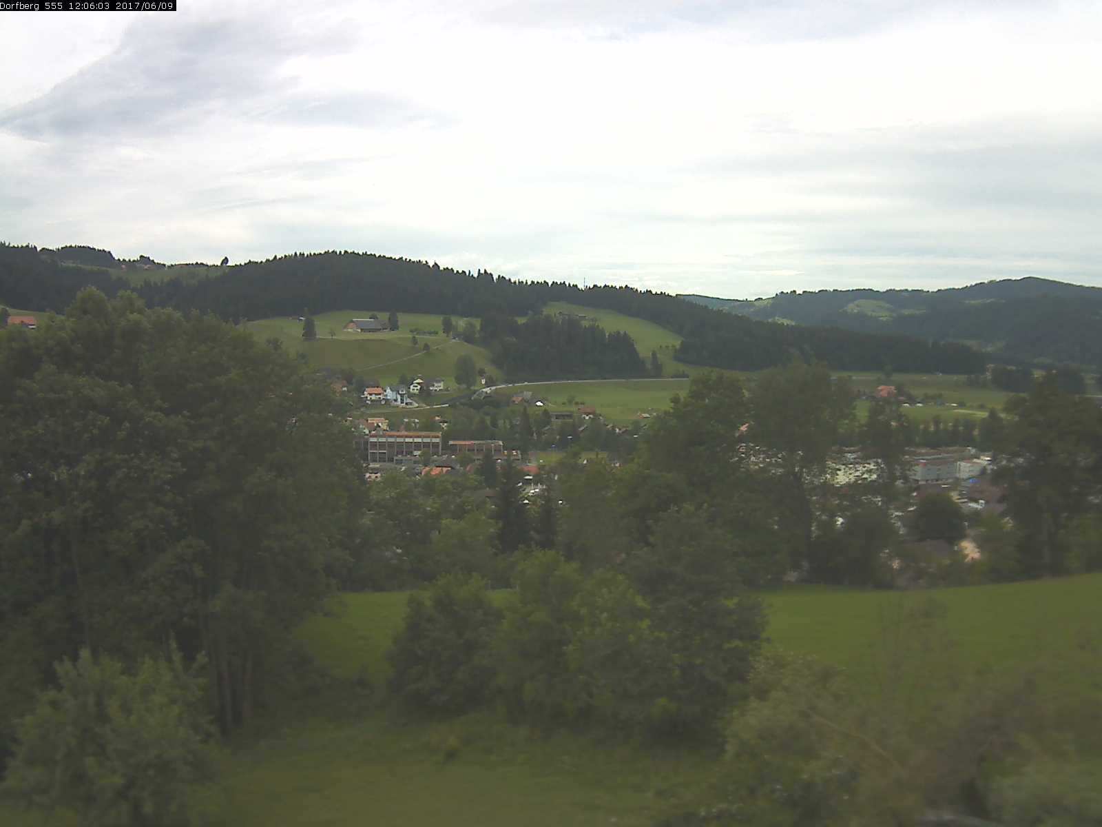 Webcam-Bild: Aussicht vom Dorfberg in Langnau 20170609-120601