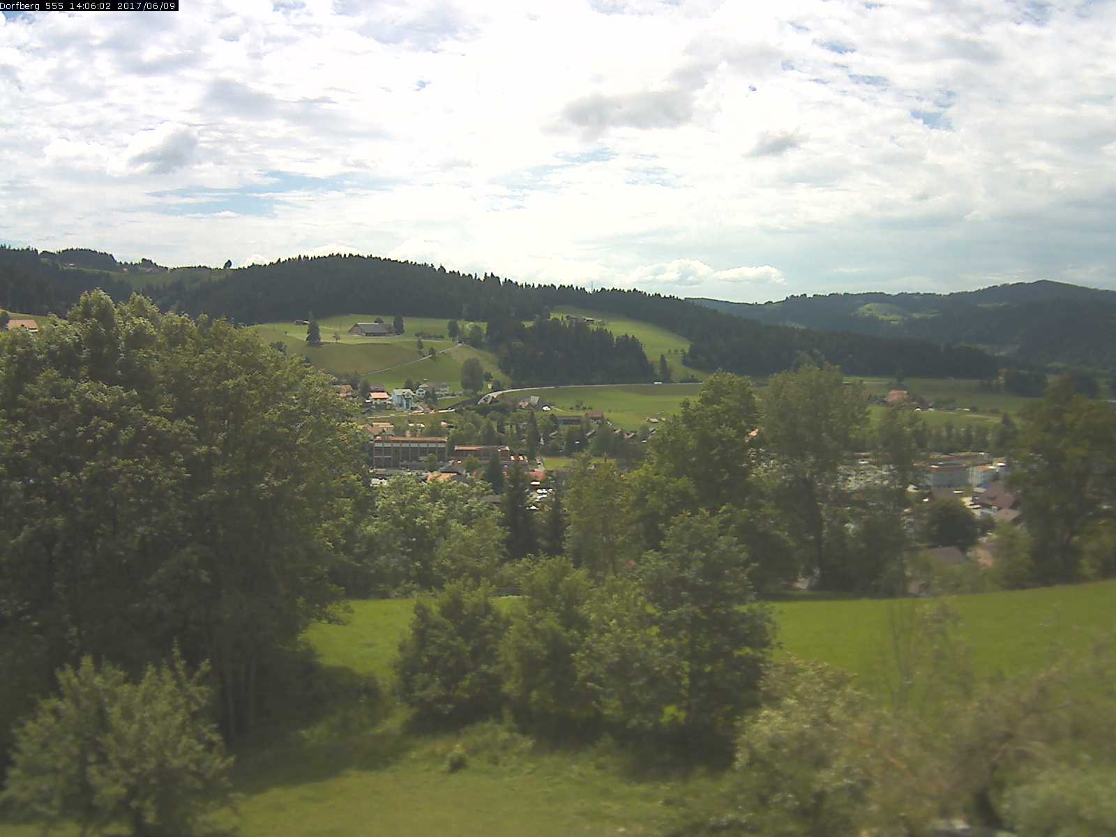 Webcam-Bild: Aussicht vom Dorfberg in Langnau 20170609-140601