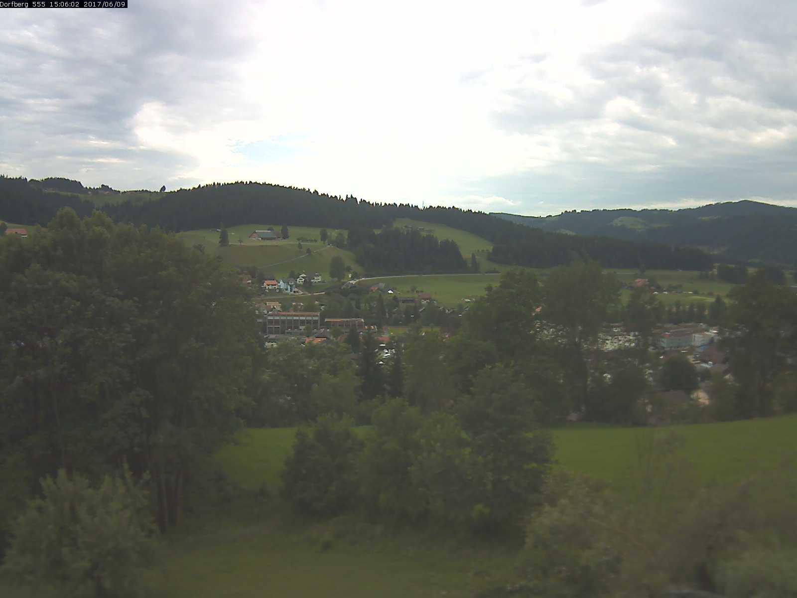 Webcam-Bild: Aussicht vom Dorfberg in Langnau 20170609-150601
