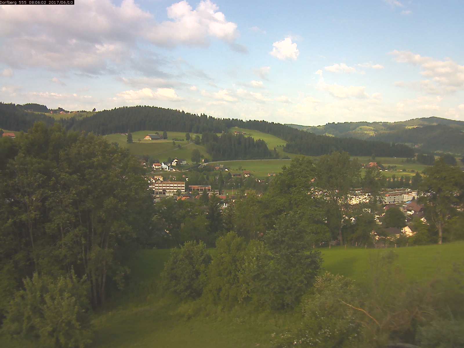 Webcam-Bild: Aussicht vom Dorfberg in Langnau 20170610-080601