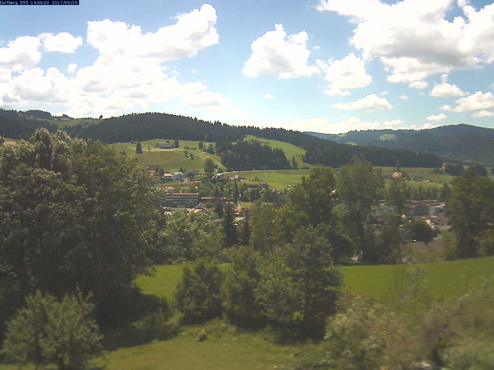 Webcam-Bild: Aussicht vom Dorfberg in Langnau 20170610-140601