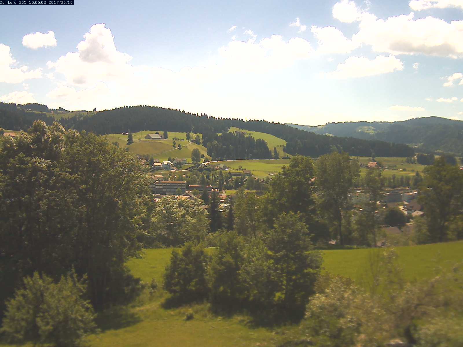 Webcam-Bild: Aussicht vom Dorfberg in Langnau 20170610-150601