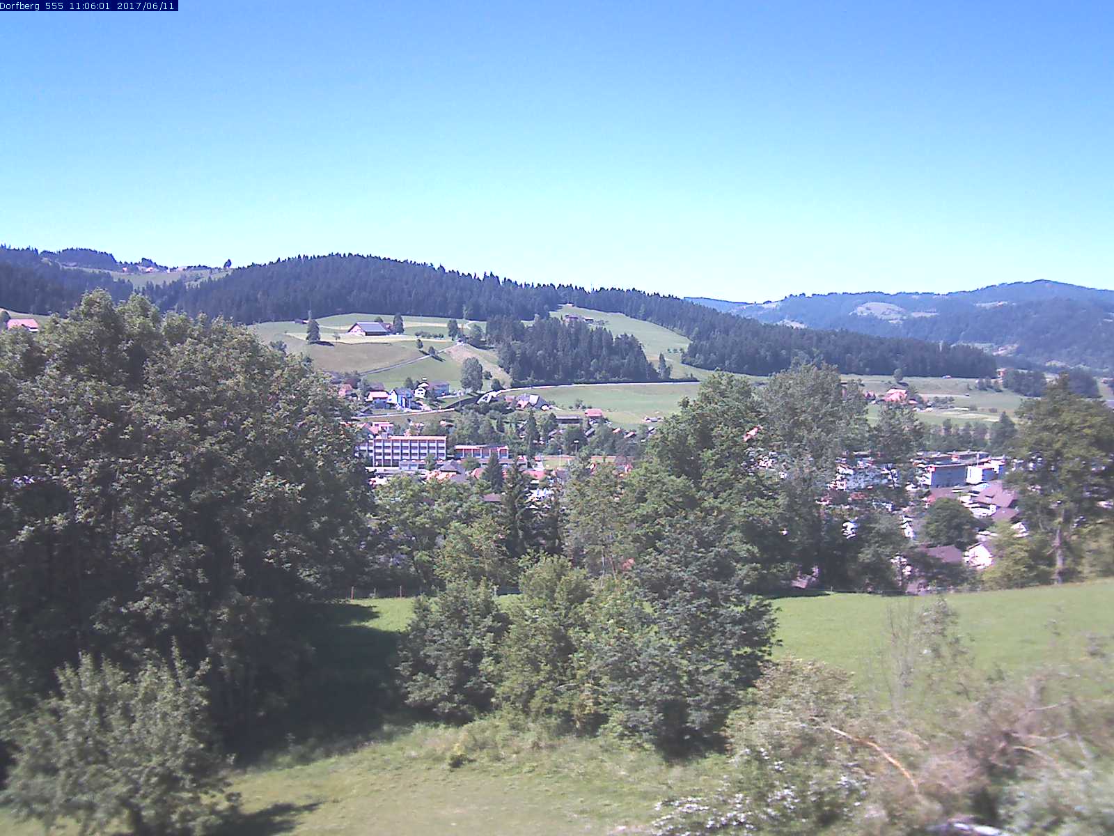 Webcam-Bild: Aussicht vom Dorfberg in Langnau 20170611-110601