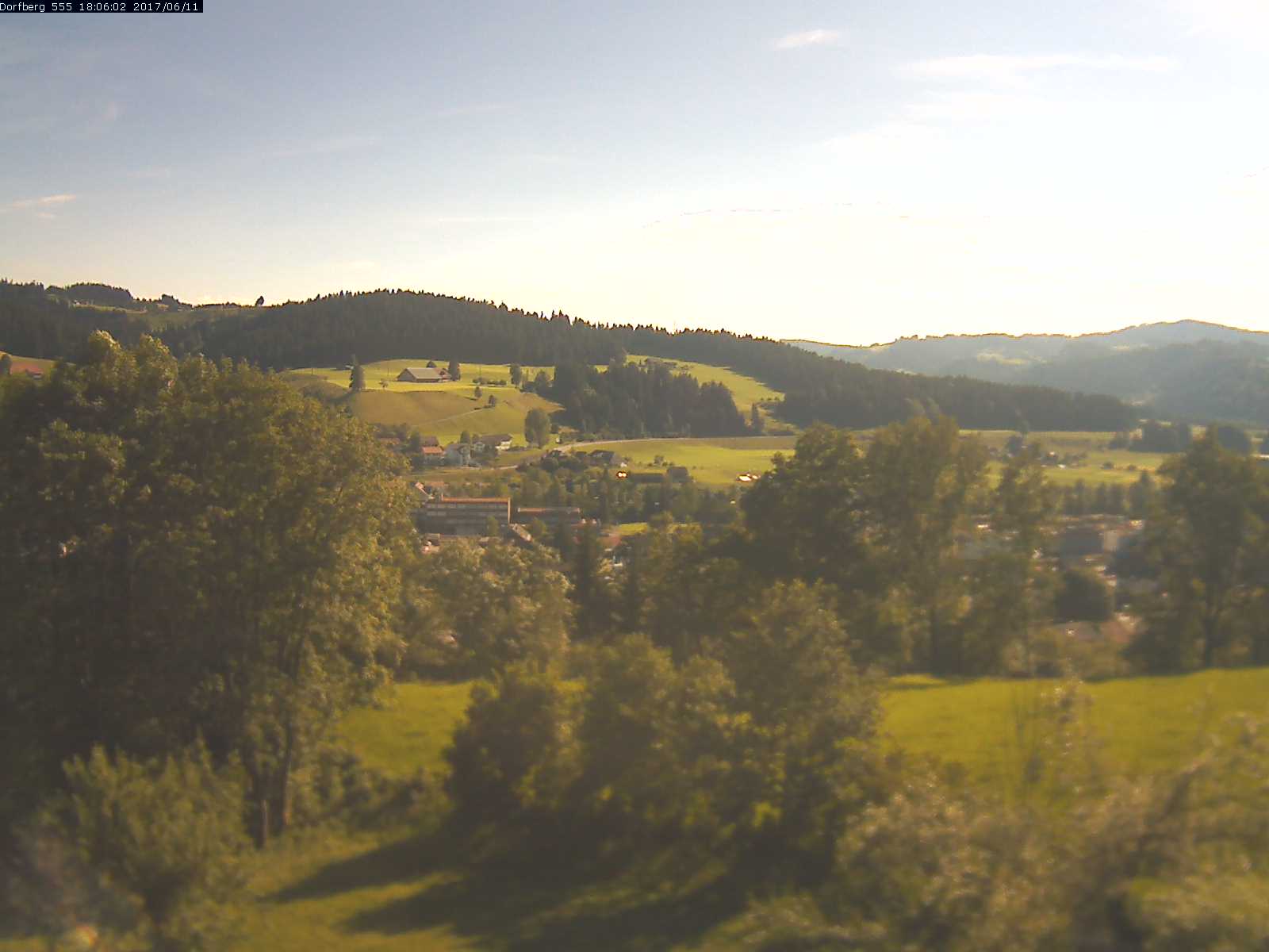 Webcam-Bild: Aussicht vom Dorfberg in Langnau 20170611-180601