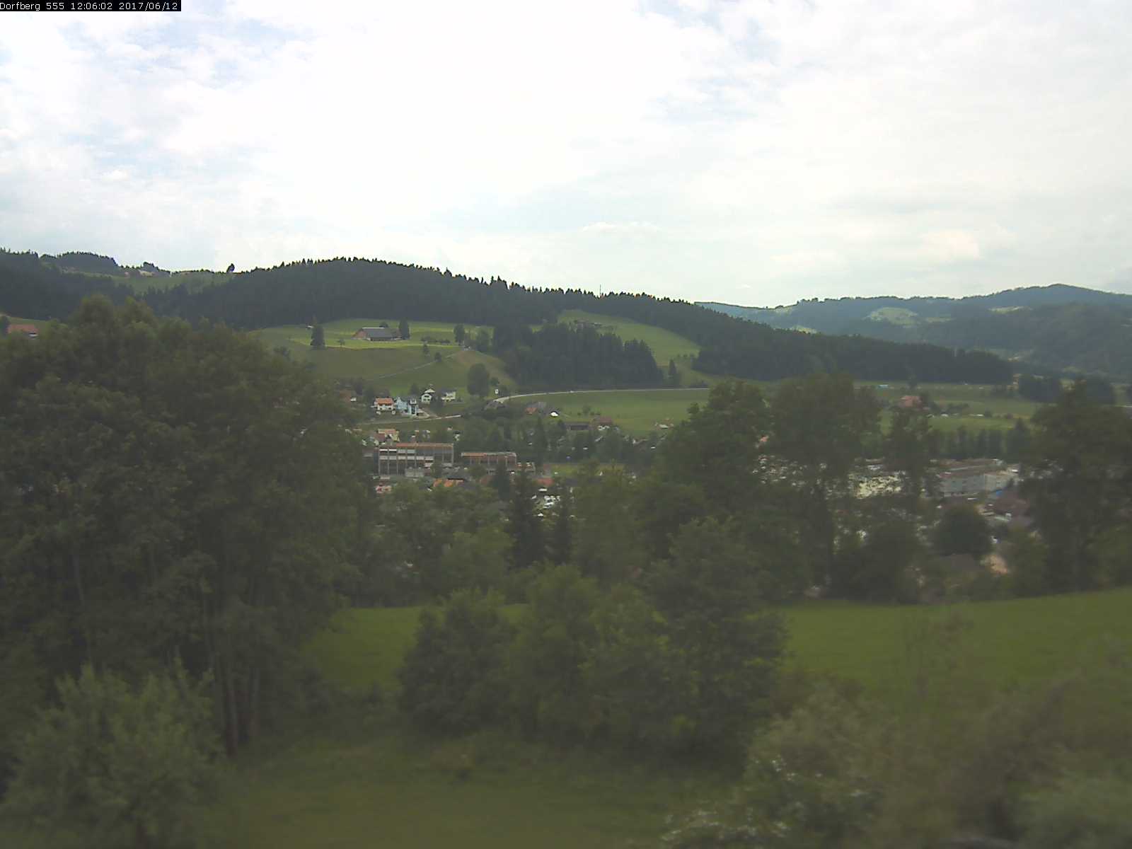 Webcam-Bild: Aussicht vom Dorfberg in Langnau 20170612-120601