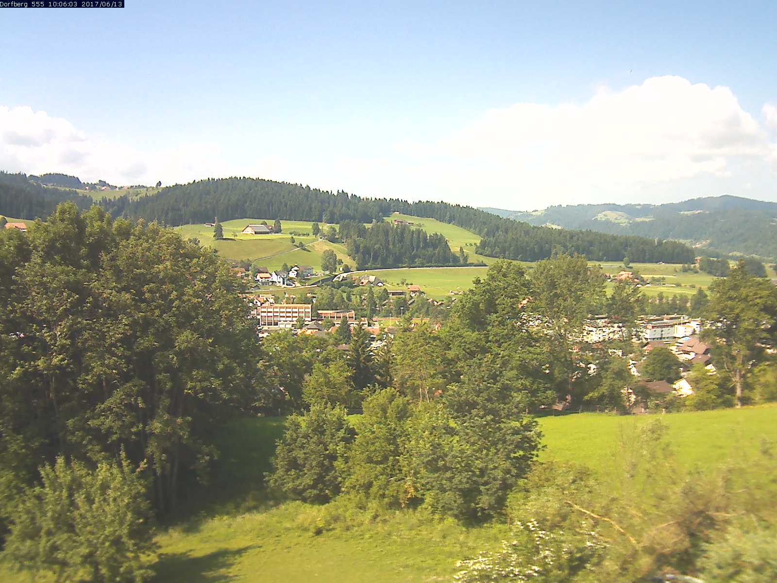 Webcam-Bild: Aussicht vom Dorfberg in Langnau 20170613-100601