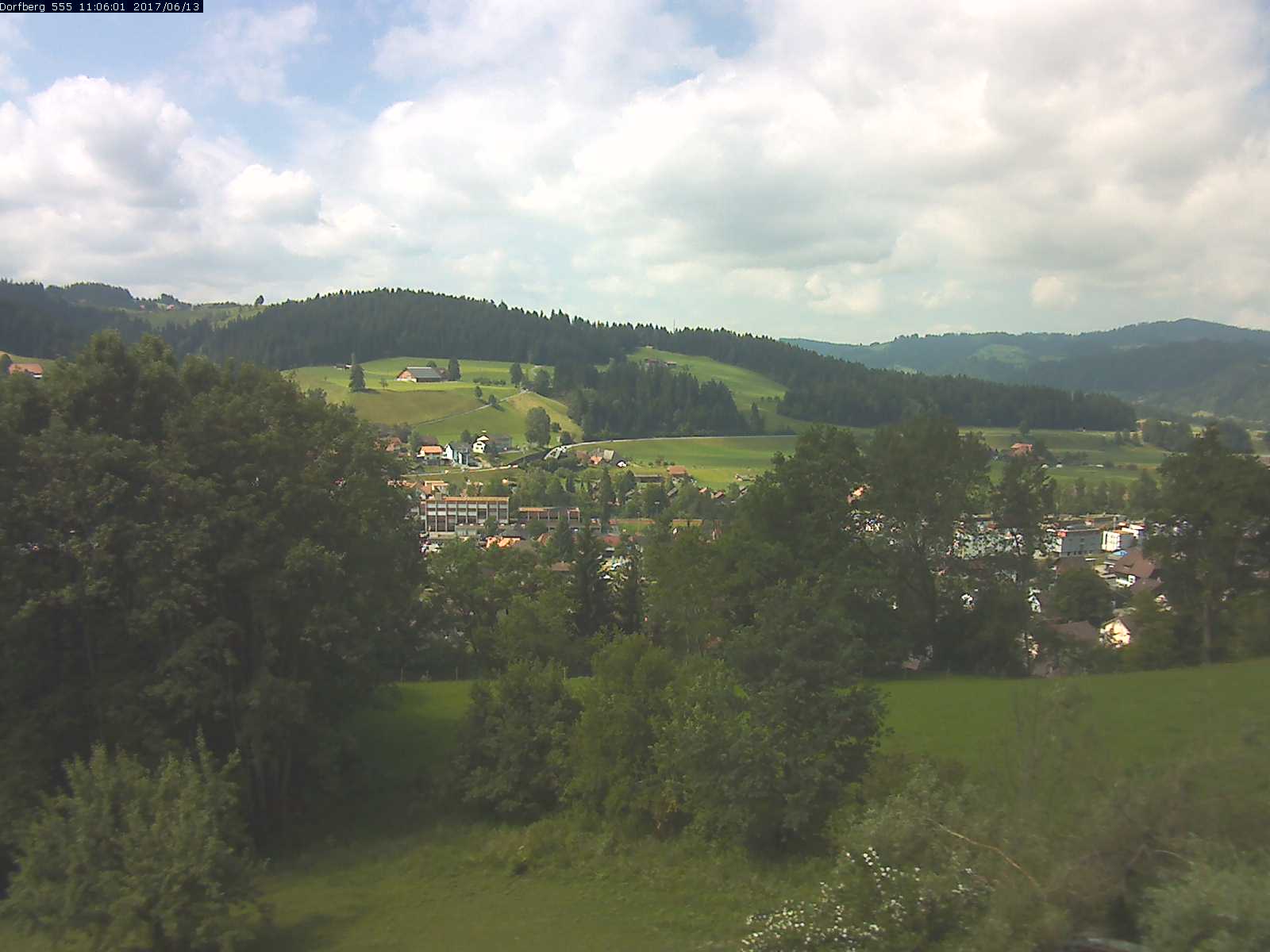 Webcam-Bild: Aussicht vom Dorfberg in Langnau 20170613-110601