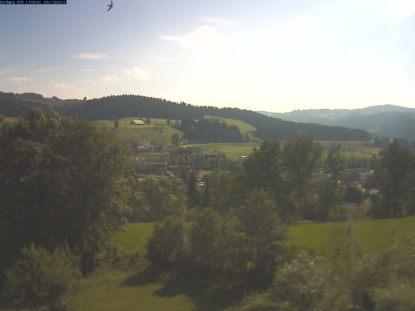 Webcam-Bild: Aussicht vom Dorfberg in Langnau 20170613-170601