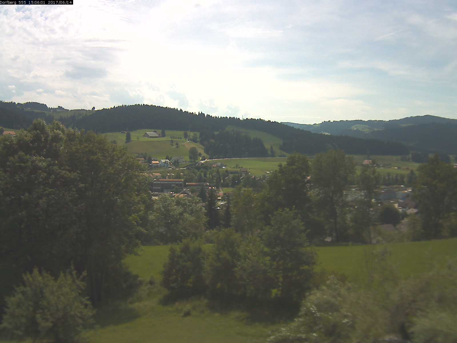 Webcam-Bild: Aussicht vom Dorfberg in Langnau 20170614-150601