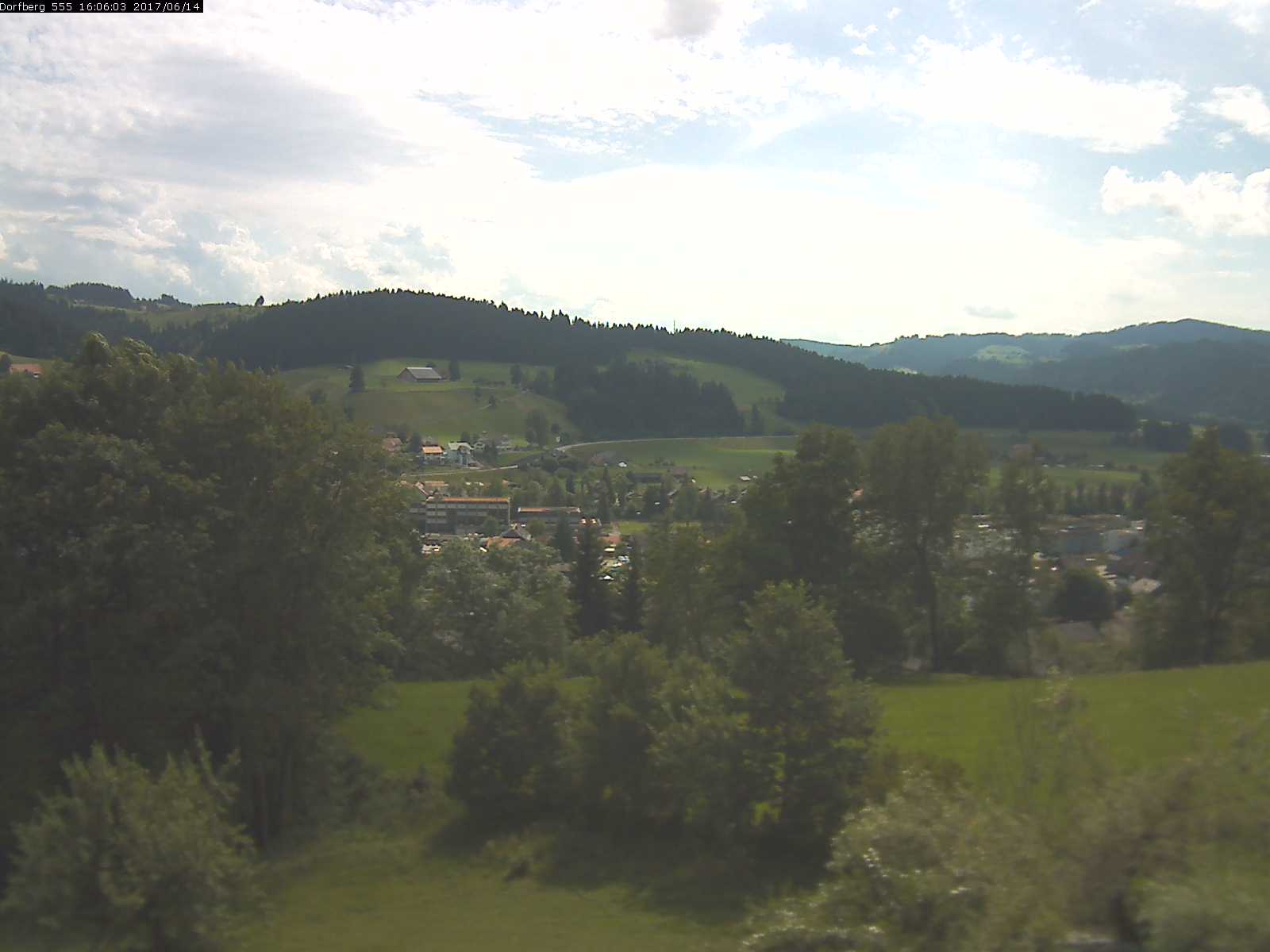Webcam-Bild: Aussicht vom Dorfberg in Langnau 20170614-160601