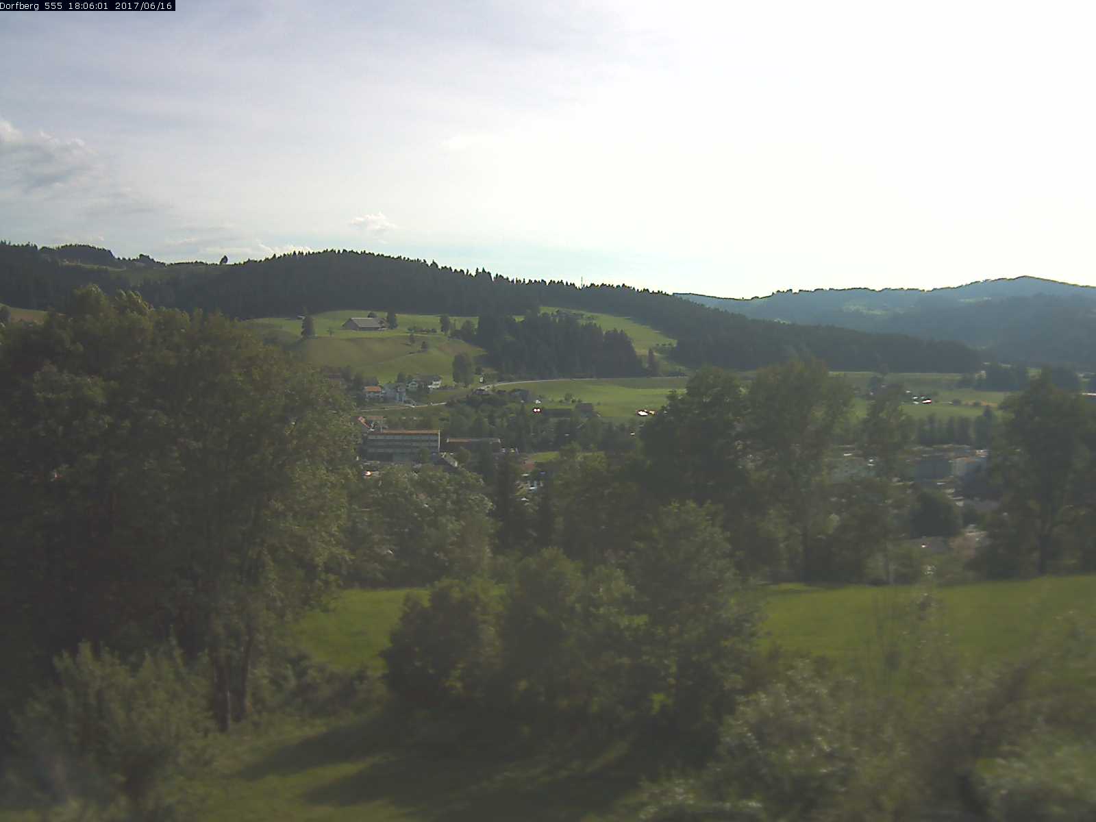 Webcam-Bild: Aussicht vom Dorfberg in Langnau 20170616-180601