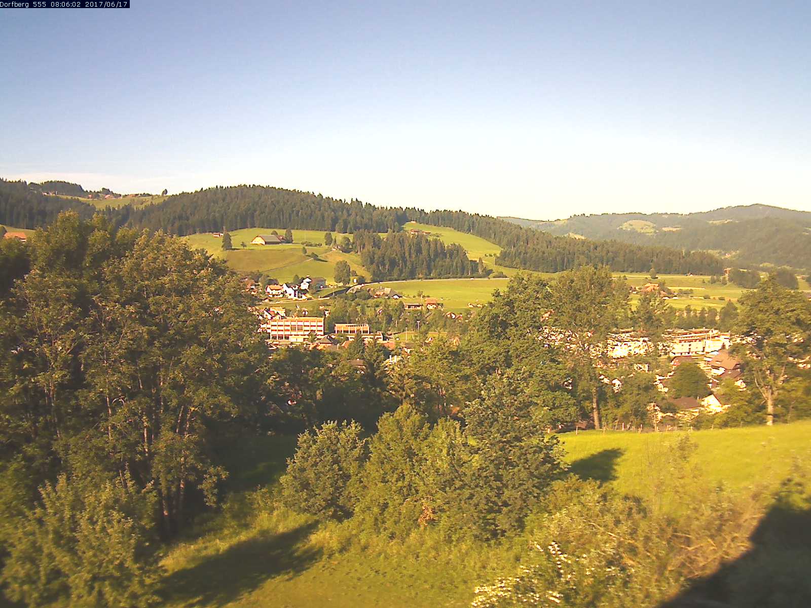 Webcam-Bild: Aussicht vom Dorfberg in Langnau 20170617-080601